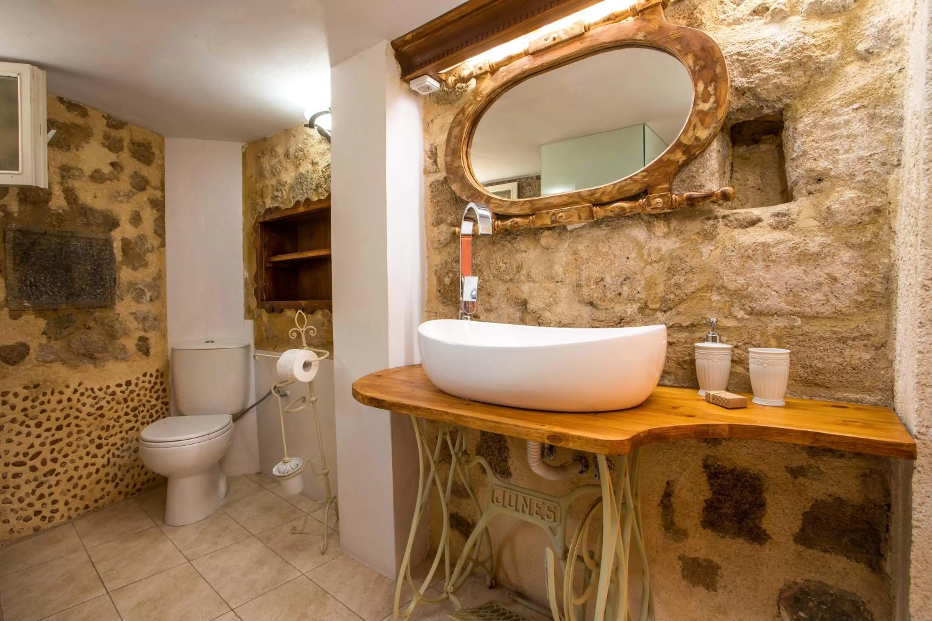 Toilet in Attiki Hotel