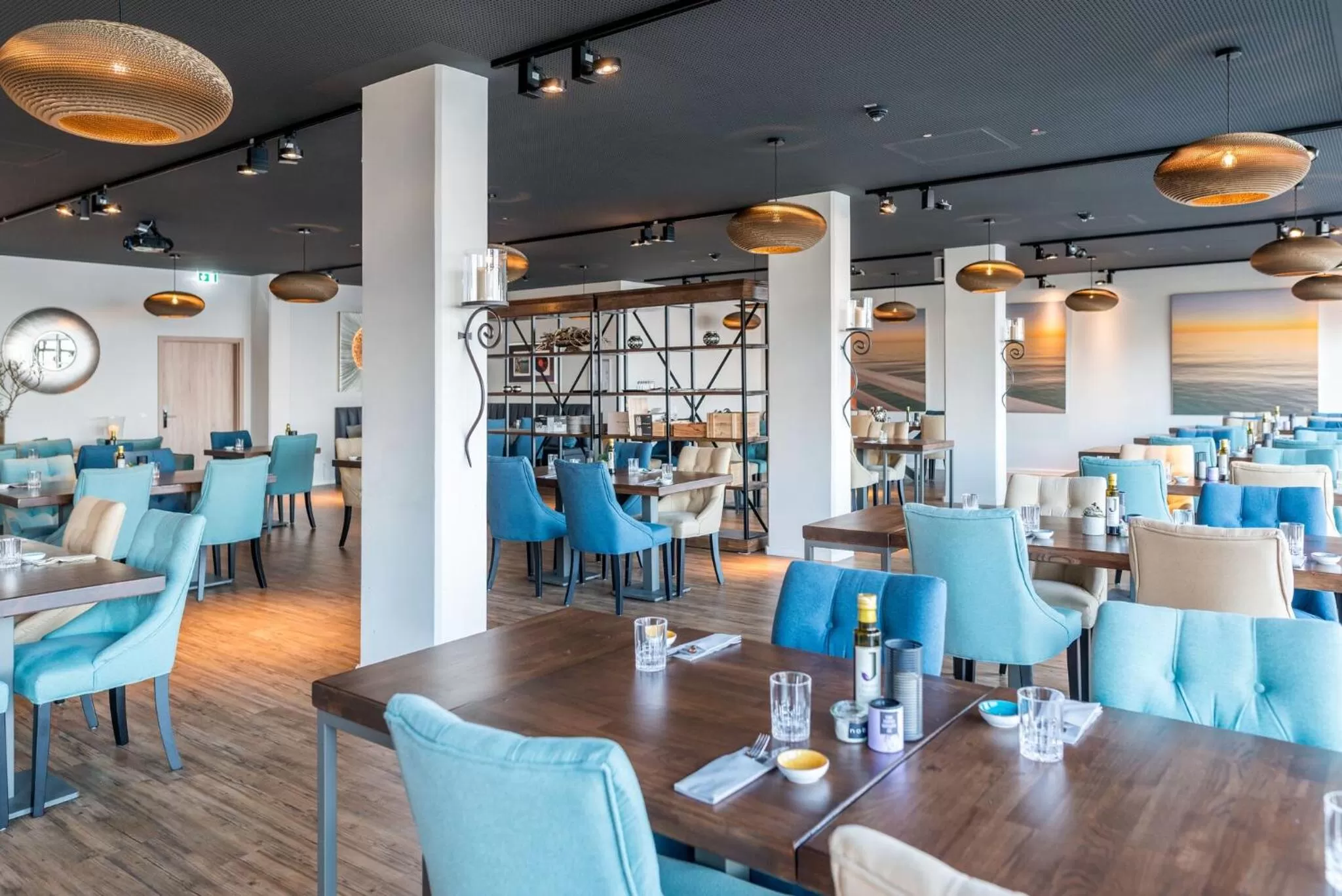 Restaurant/places to eat in Intermar Hotel & Apartments