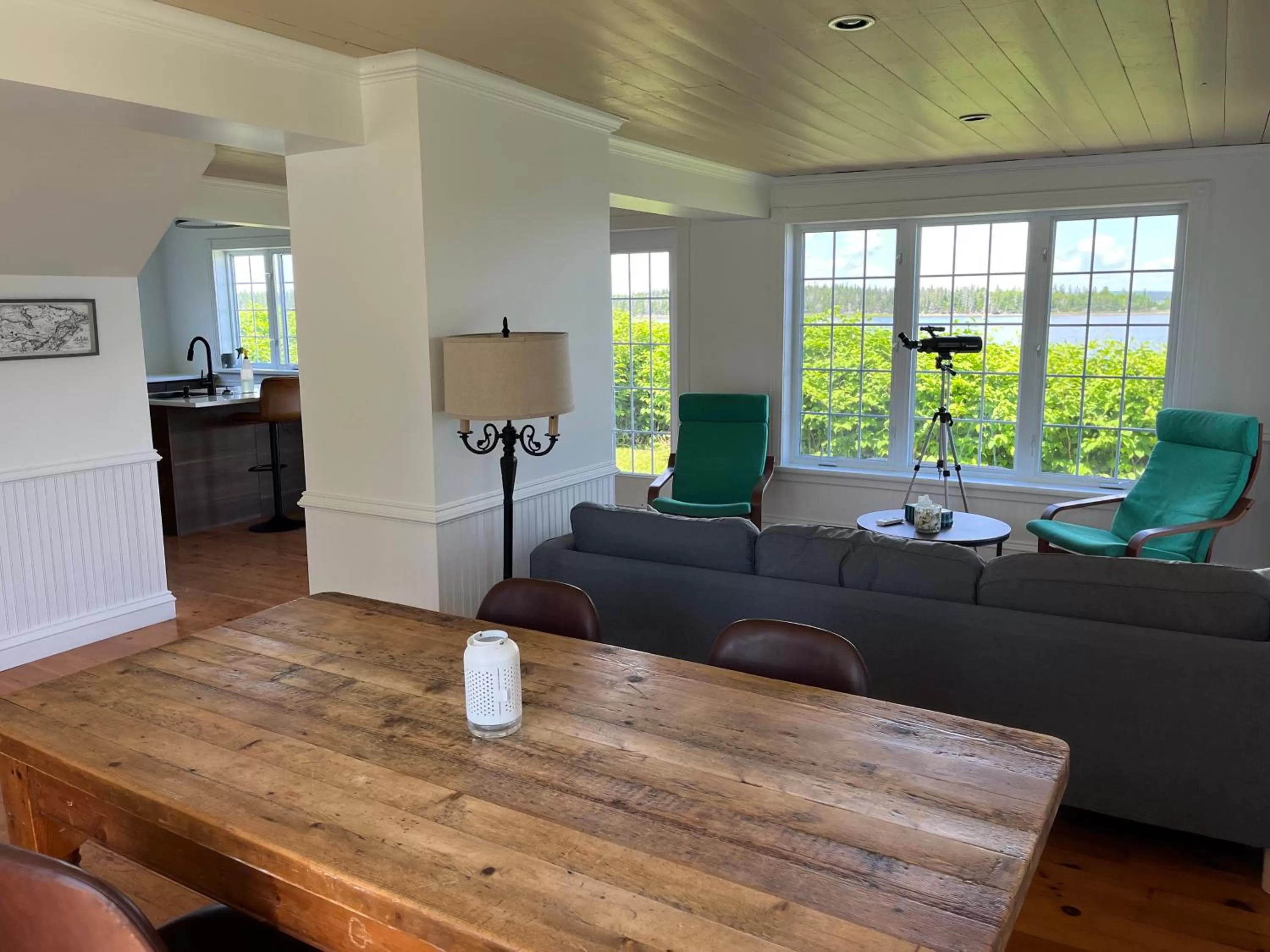 Groundswell Pub & Inn