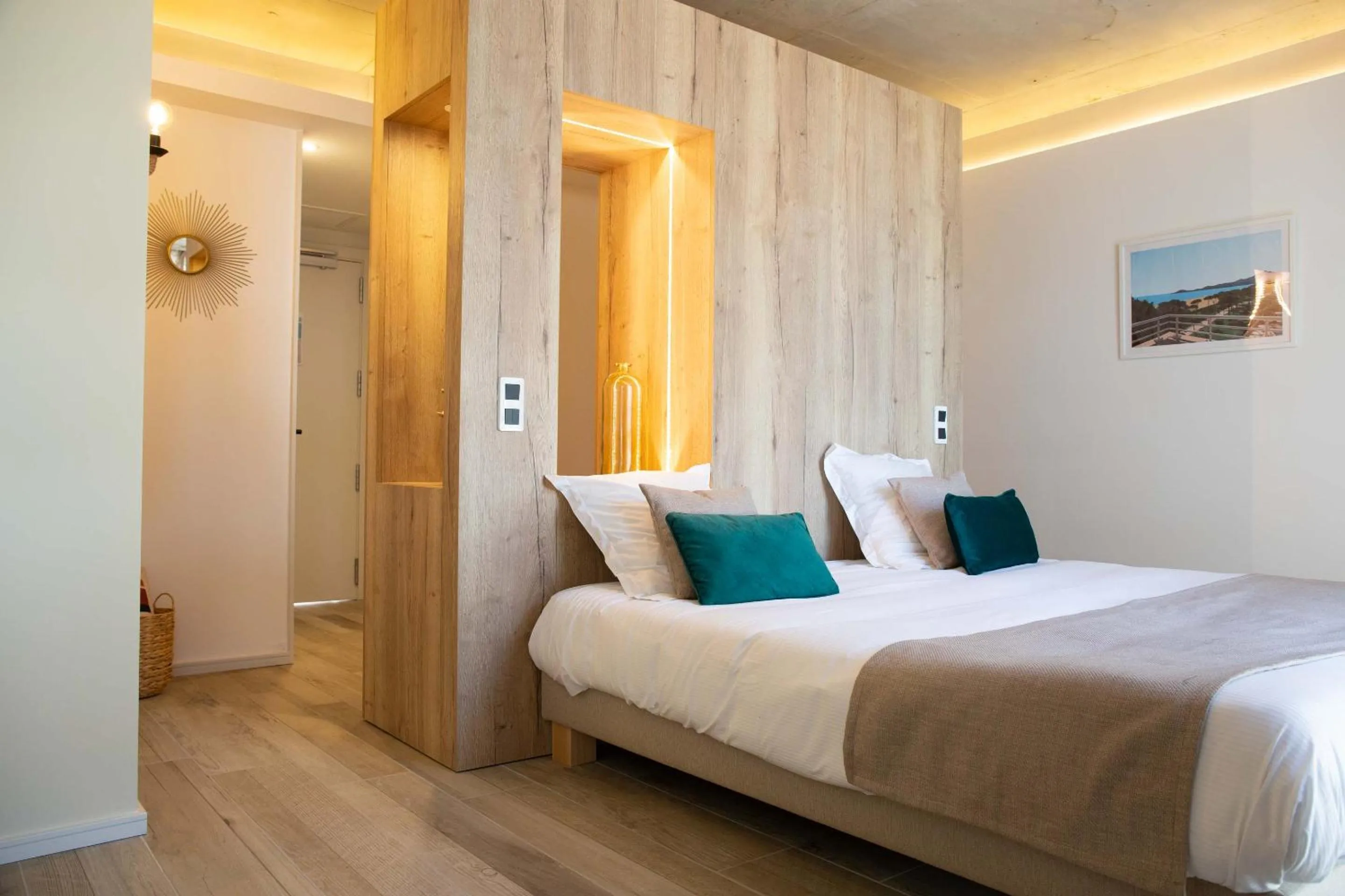 Photo of the whole room, Bed in Grand Hôtel Du Lido