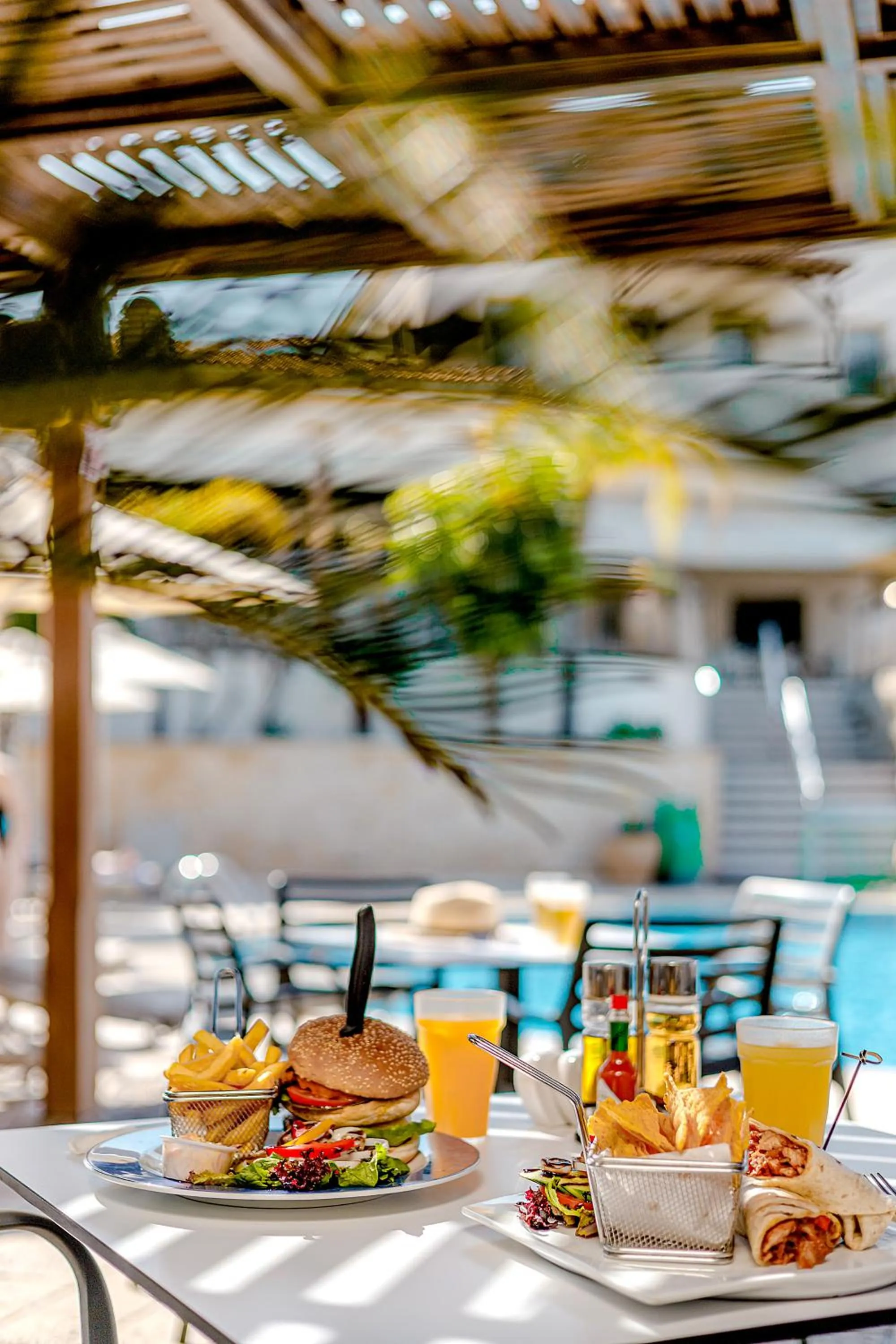 Restaurant/places to eat in Louis Althea Beach