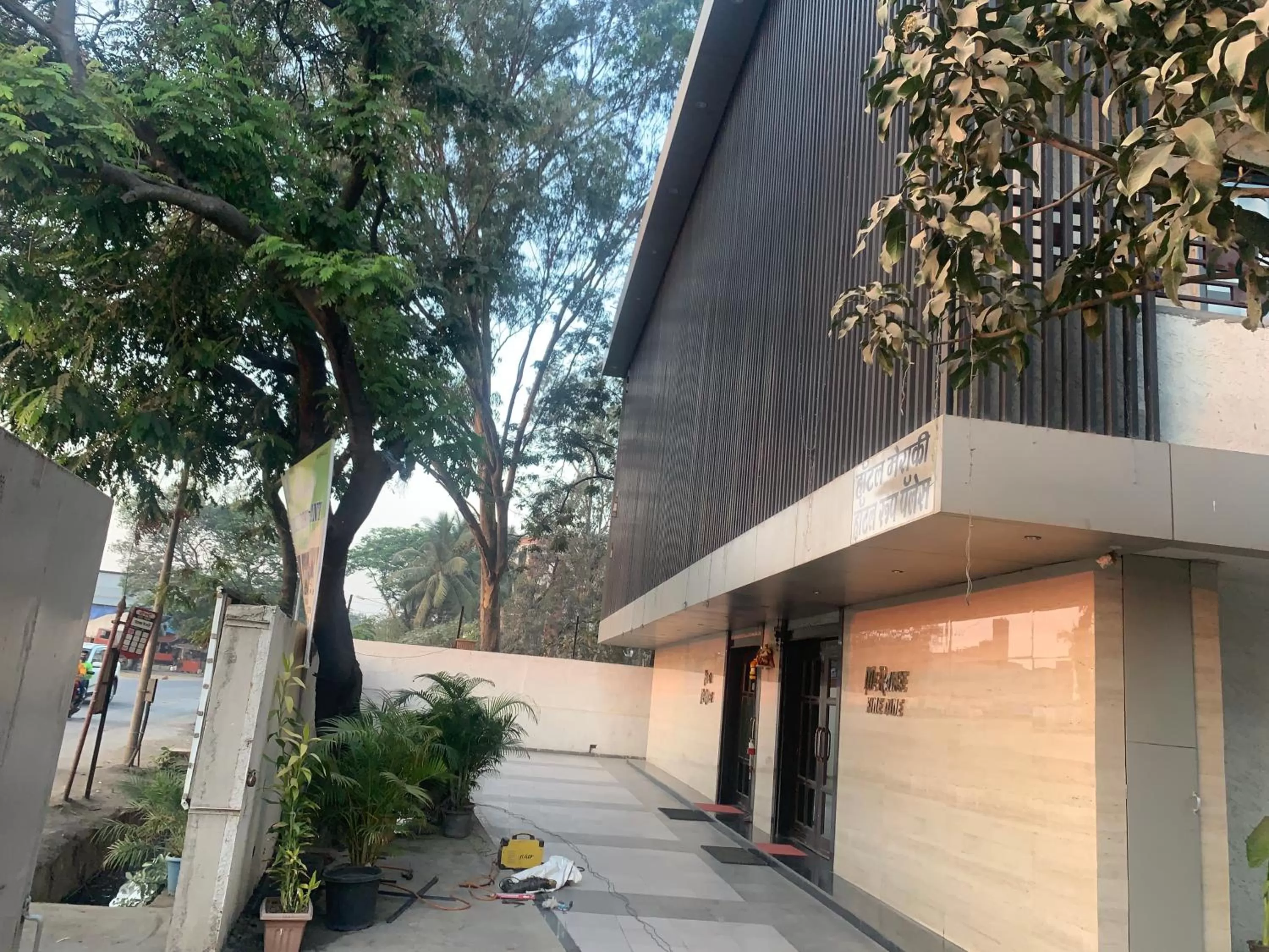 Property building in Hotel Merakee - Near Dahisar Mira Road Mumbai