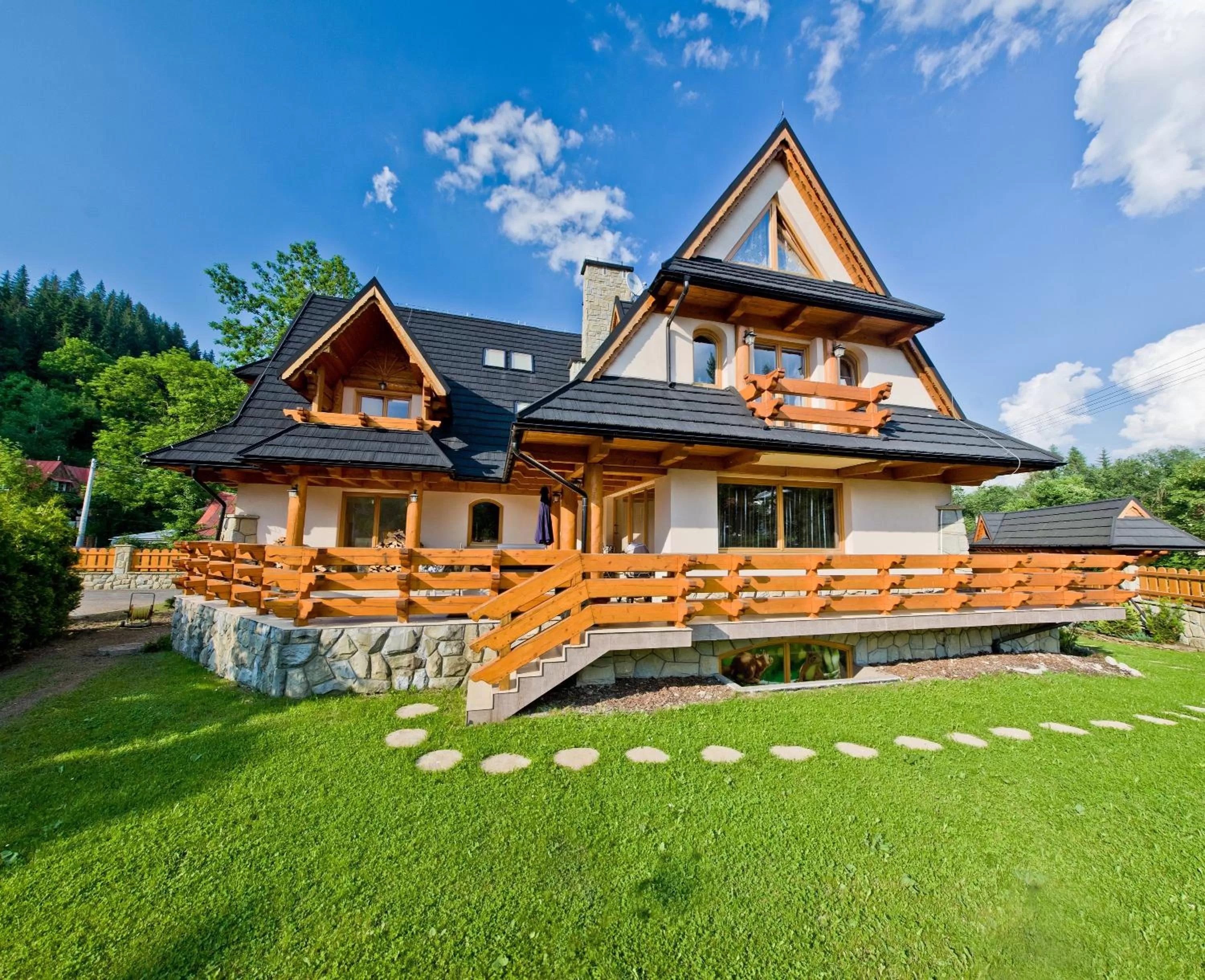 Property building in Leśny Dworek Zakopane