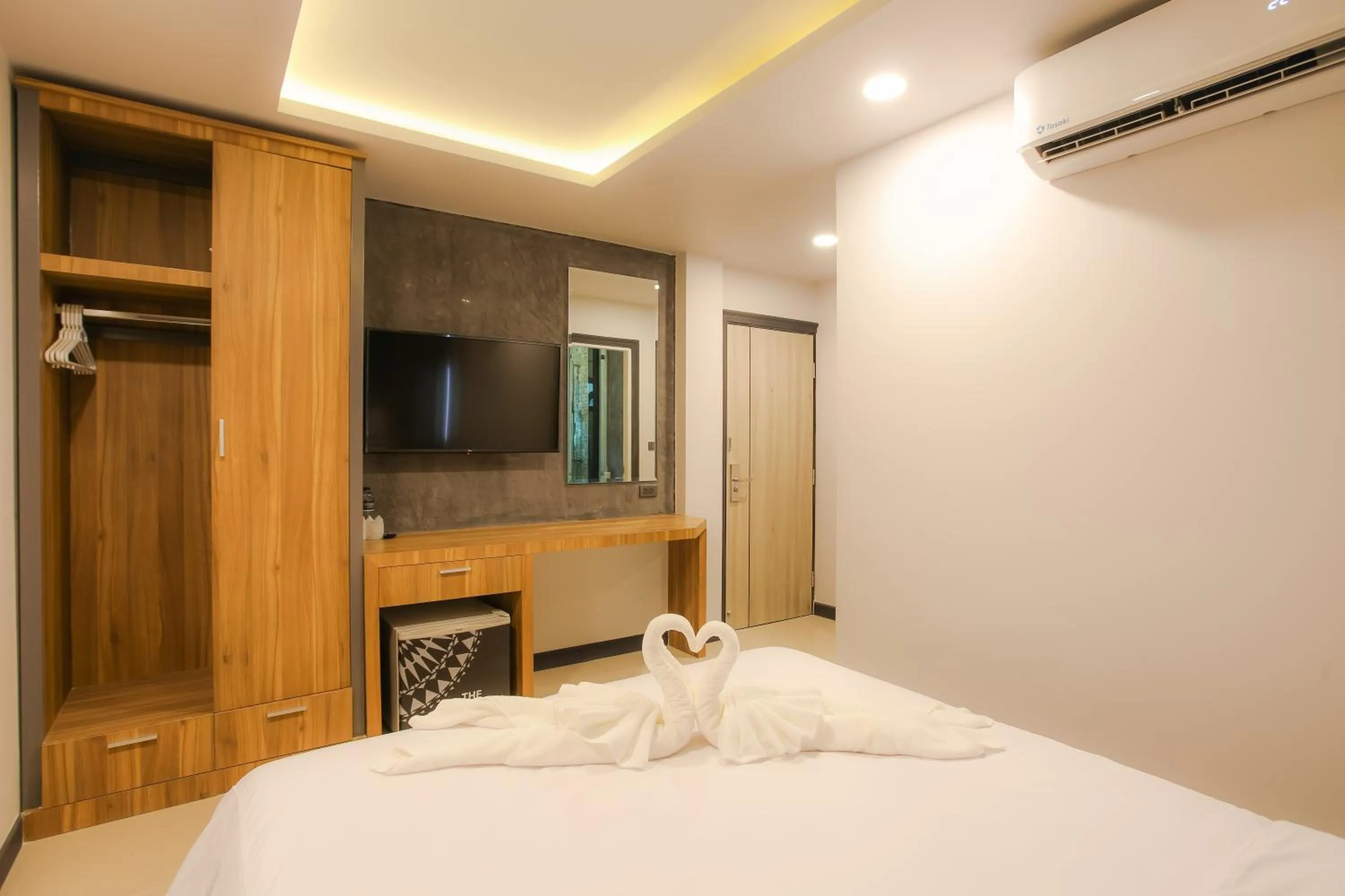 Deluxe Double Room in The Mantra Hotel Kata Noi