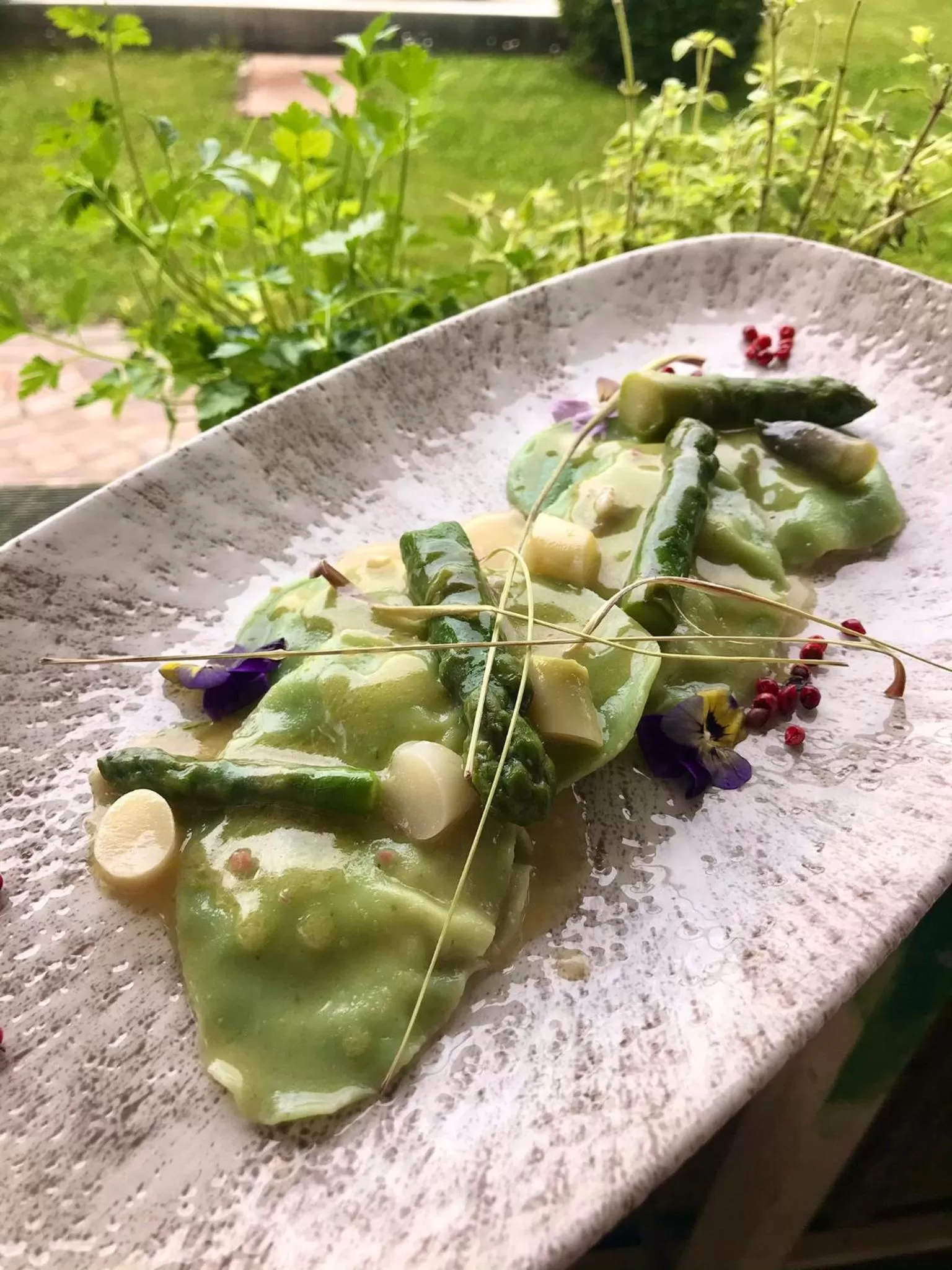 Restaurant/places to eat in Poli Hotel