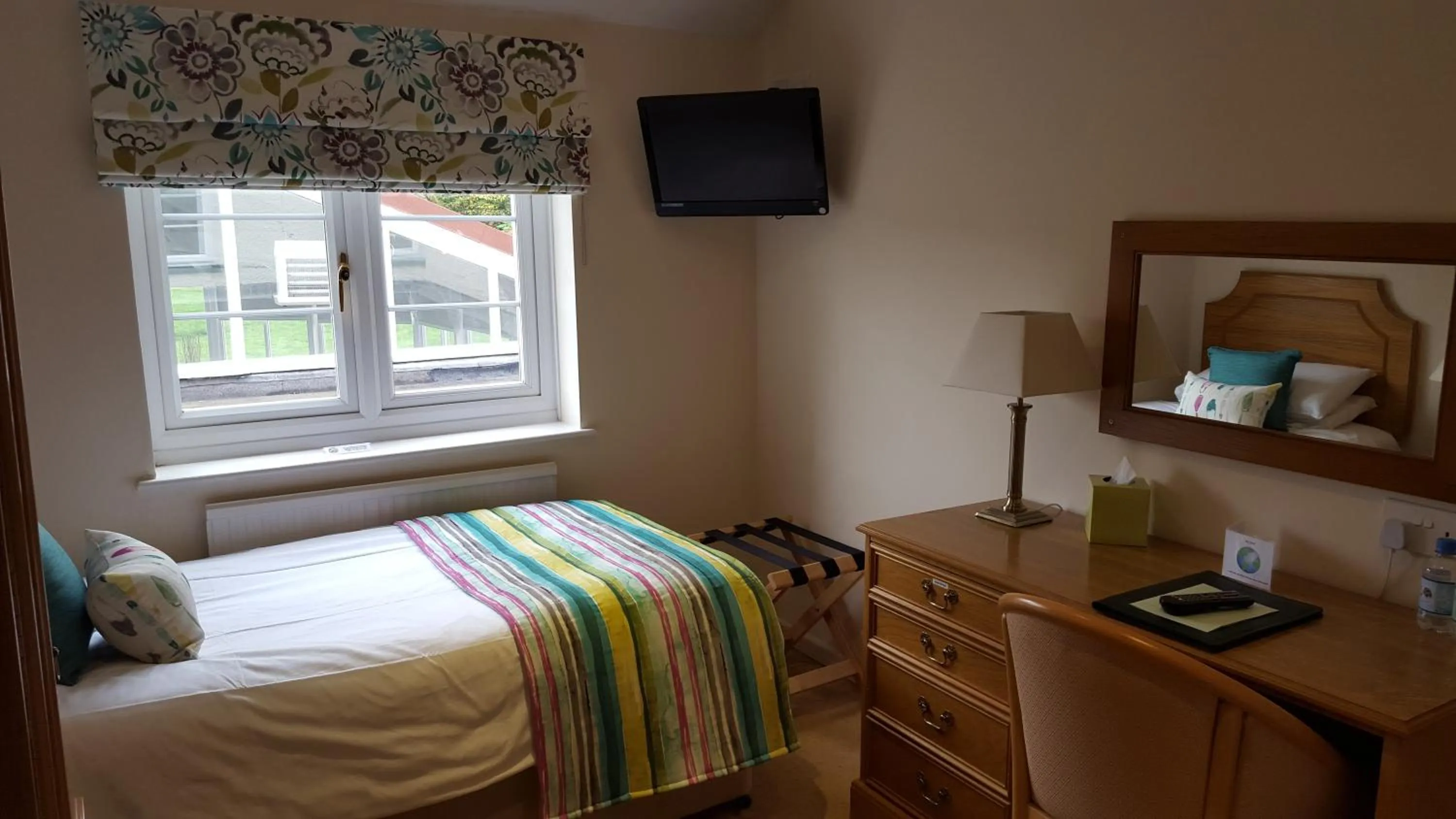 Photo of the whole room in Apple Tree Hotel