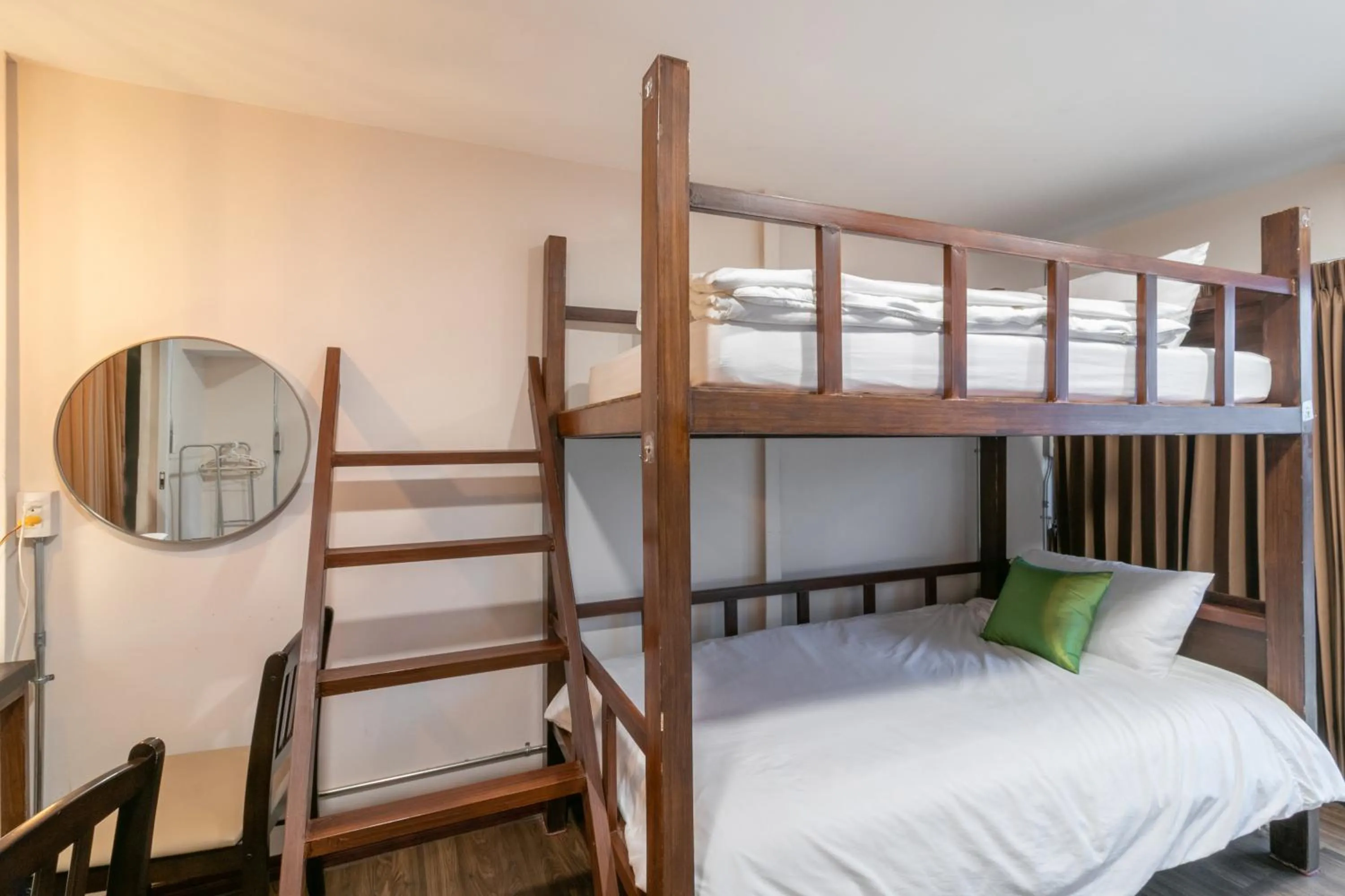 Bunk Bed in Phob phan Hostel