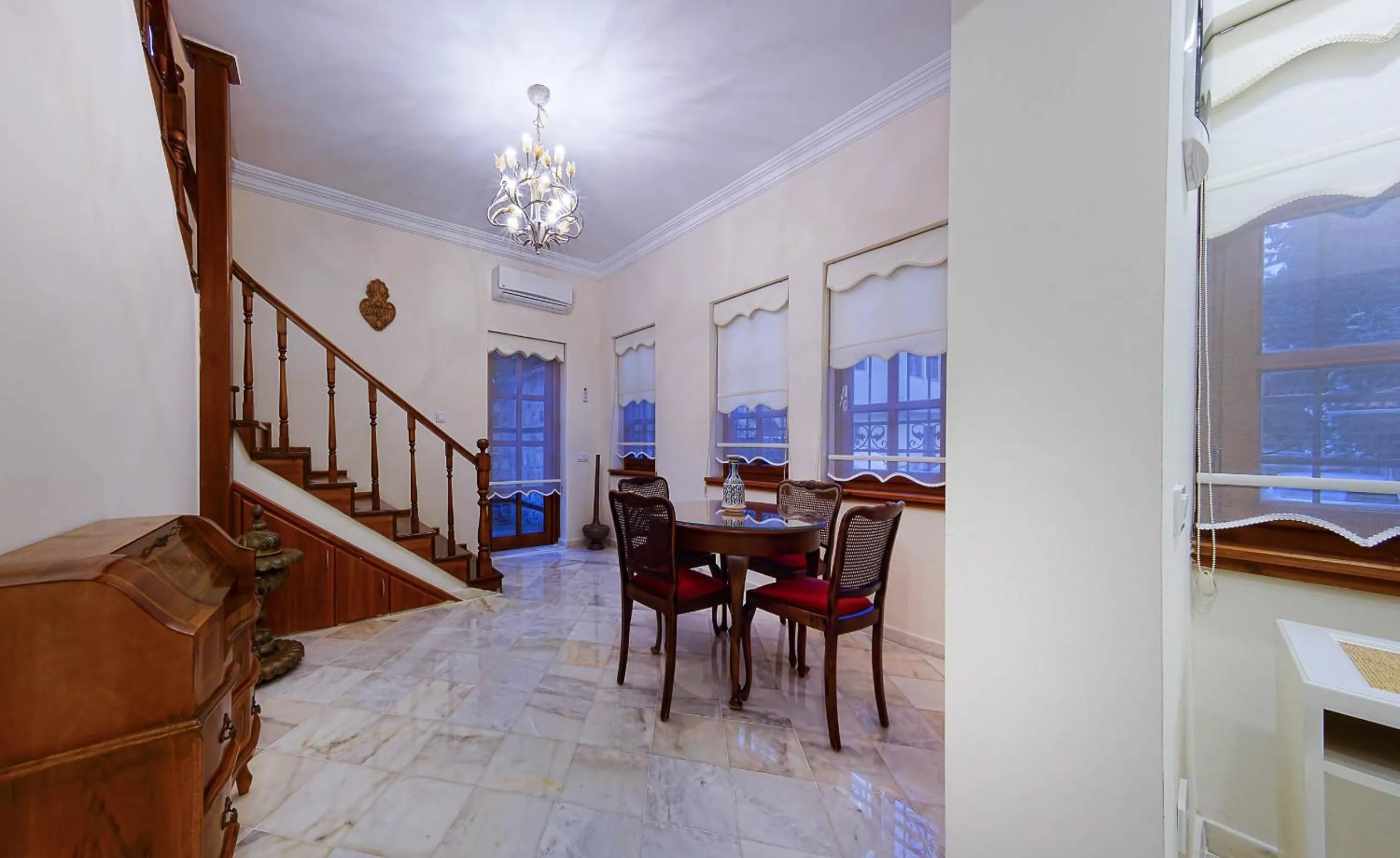 Lobby or reception in Minyon Hotel