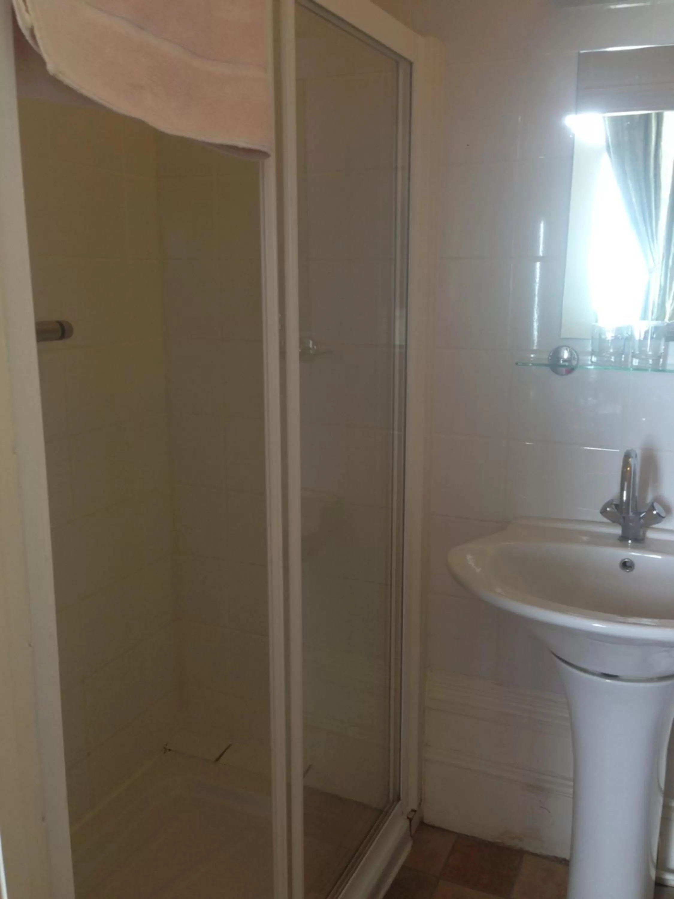 Shower in Glastonbury Hotel