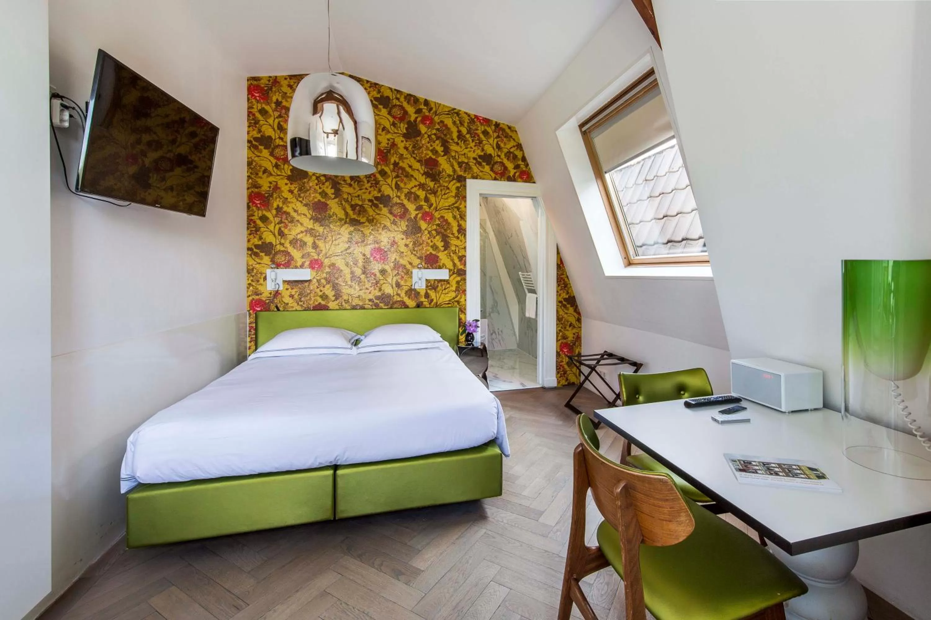 Bed in Amstel Corner Hotel