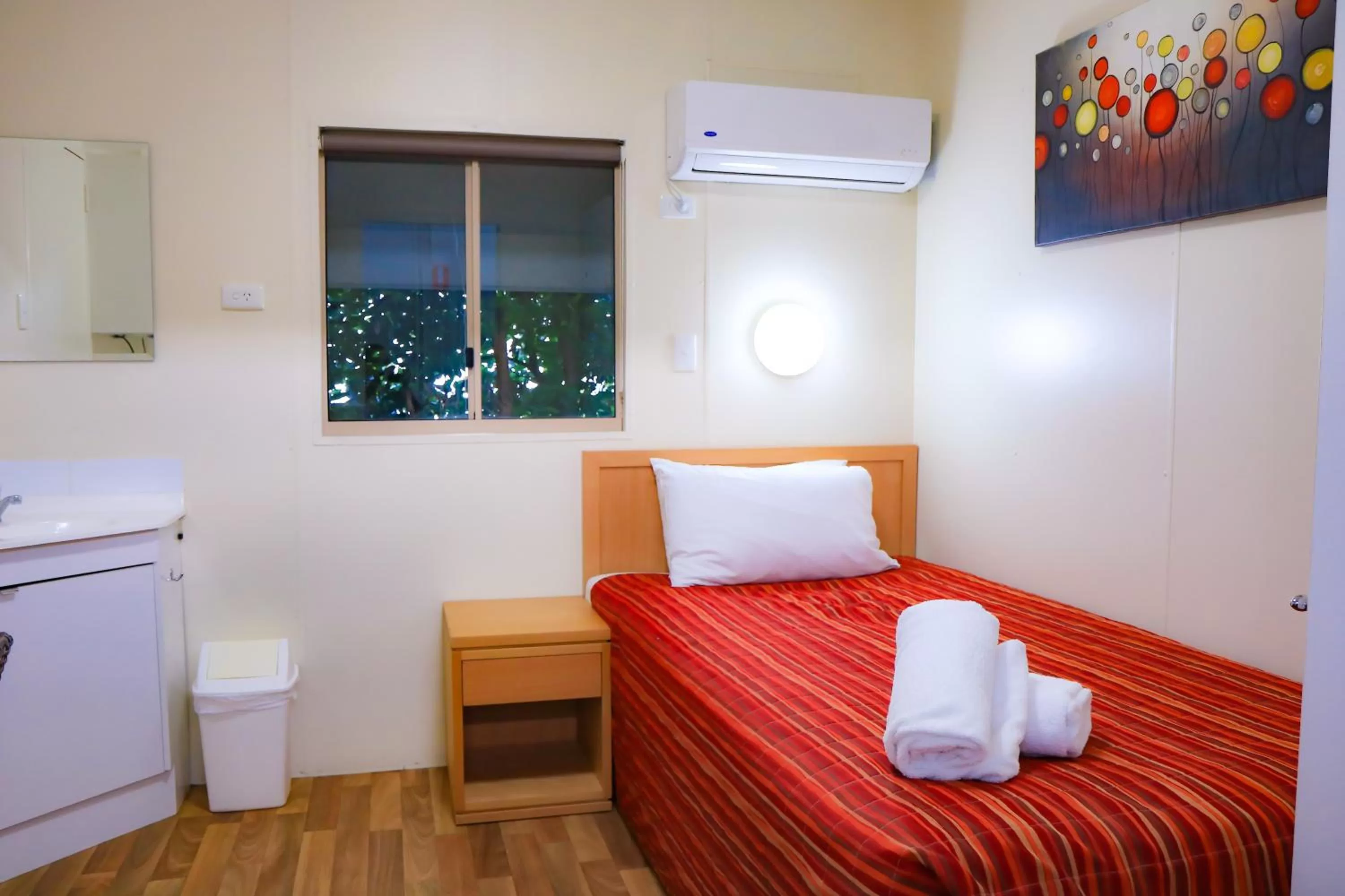 Bed in Chinchilla Motor Inn