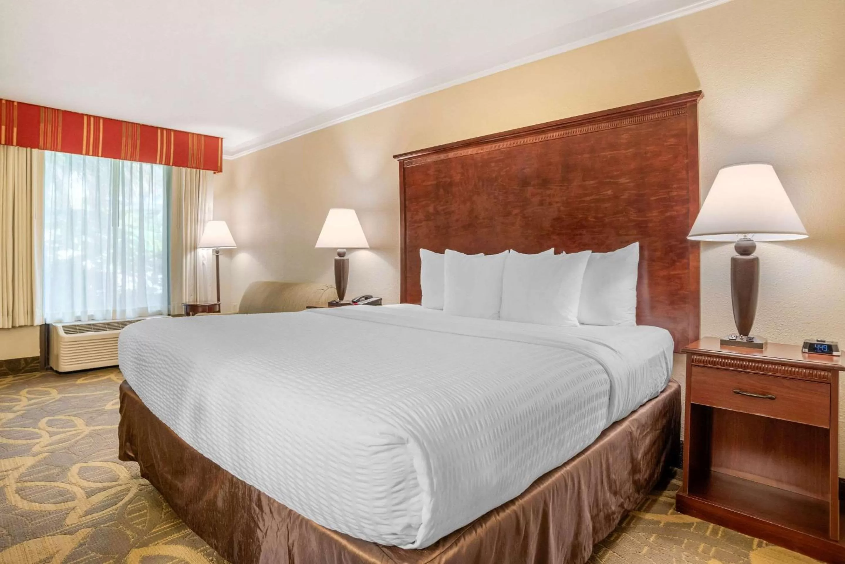 Photo of the whole room, Bed in Clarion Inn Conference Center