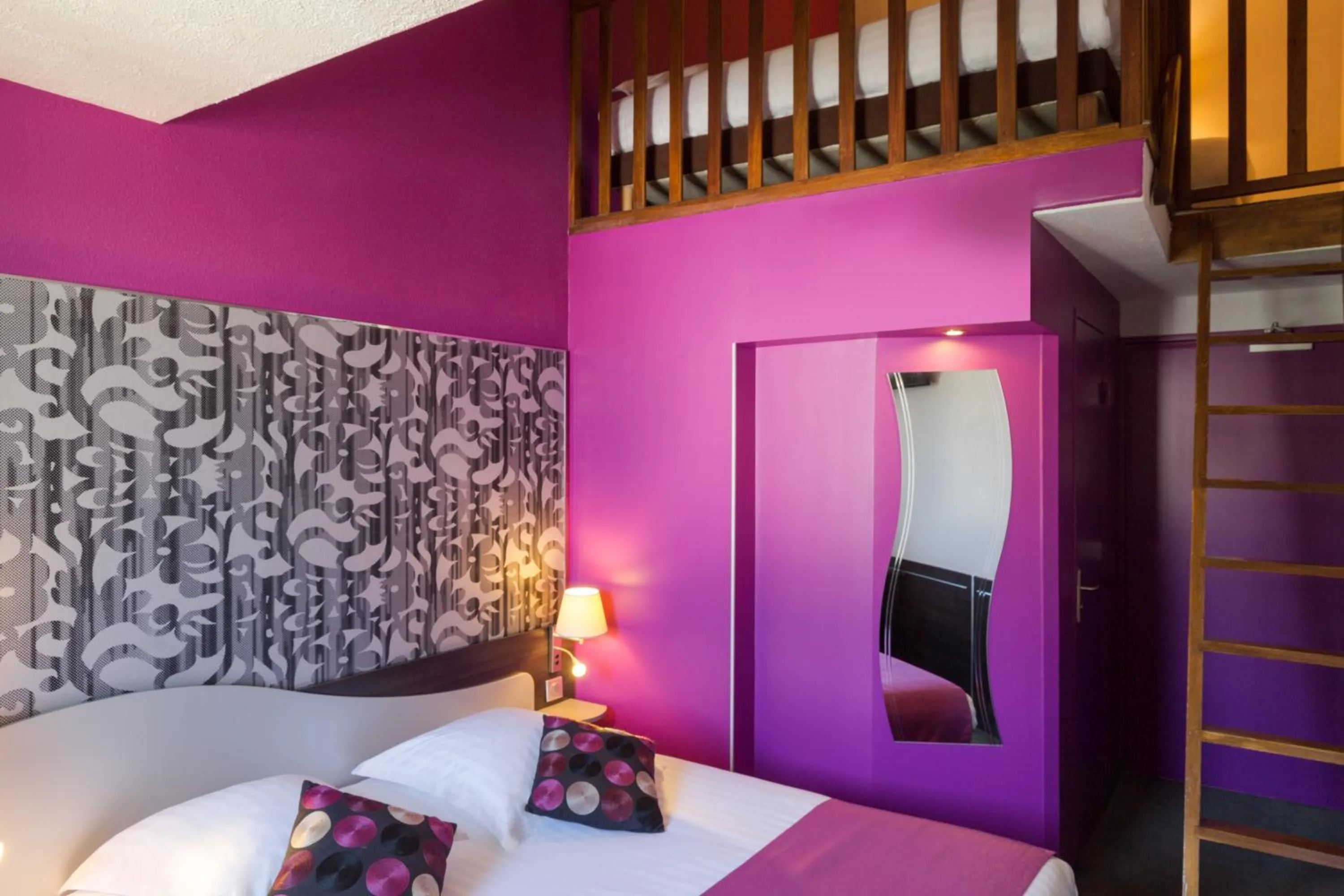 Family, Bed in The Originals City, Au Relais Saint-Éloi, Tours