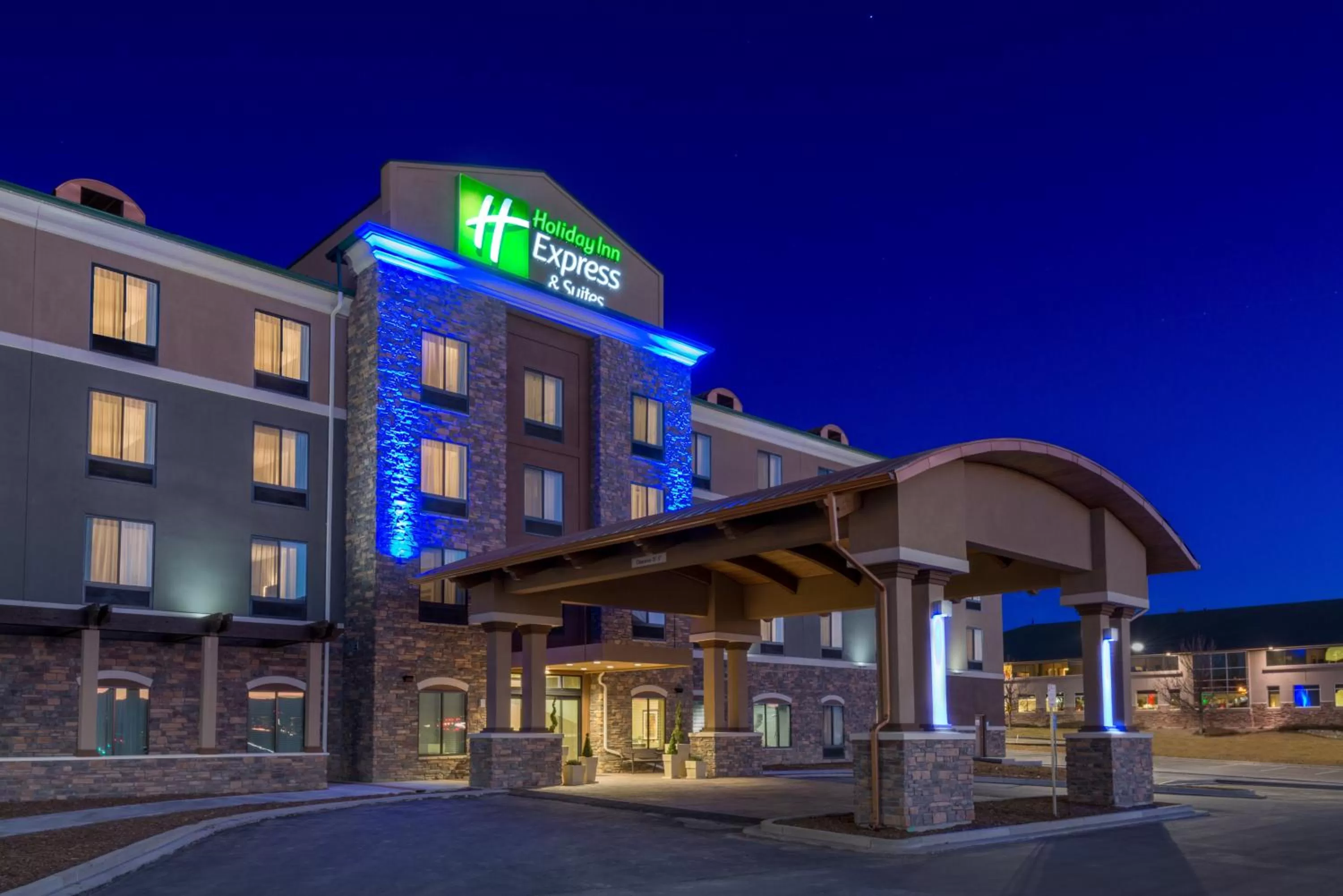 Property building in Holiday Inn Express & Suites Denver South - Castle Rock by IHG