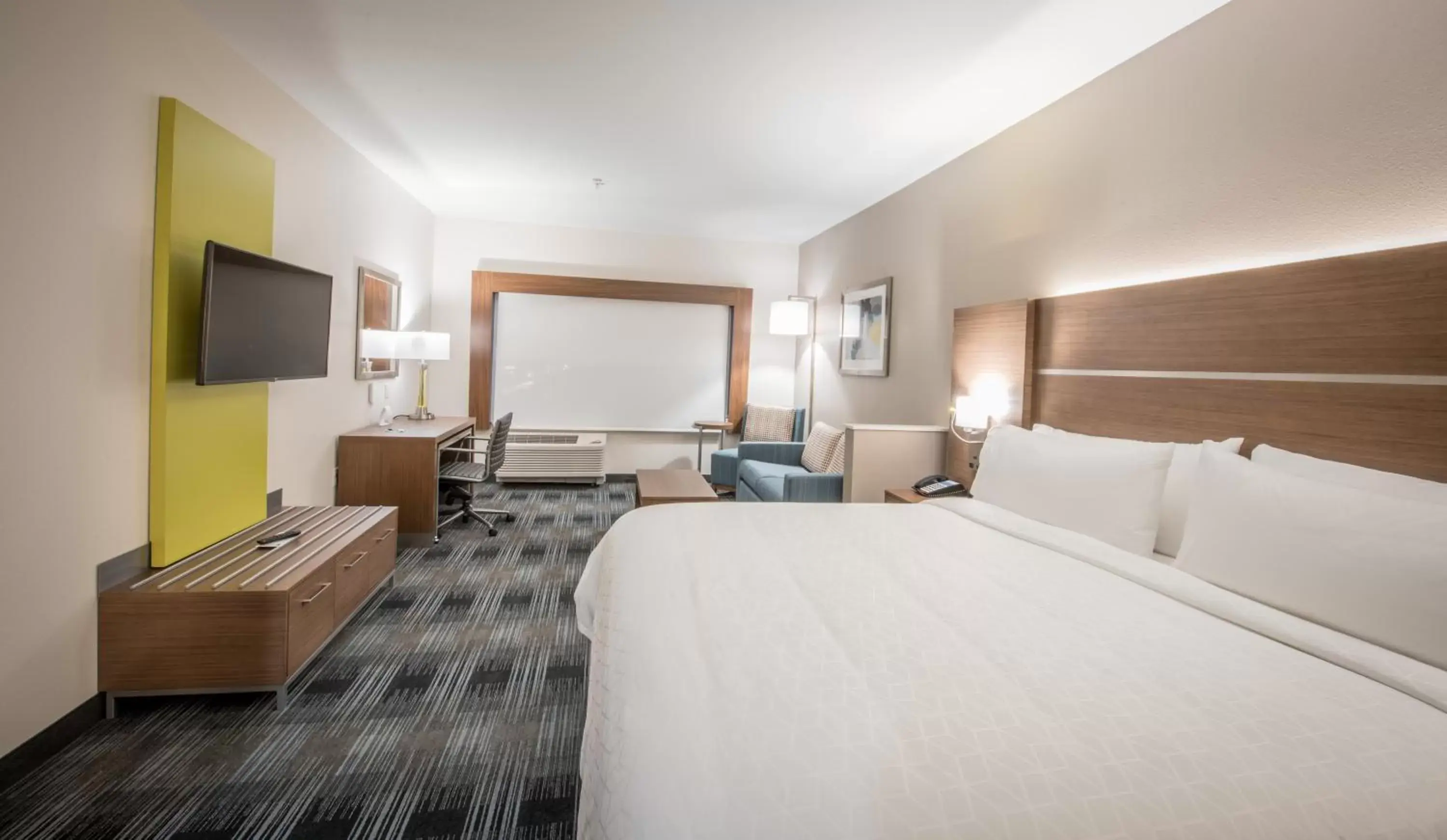 King Suite with Mobility Accessible Roll-In Shower in Holiday Inn Express & Suites - Houston Westchase - Westheimer by IHG King Suite with Mobility Accessible Roll-In Shower in Holiday Inn Express & Suites - Houston Westchase - Westheimer by IHG