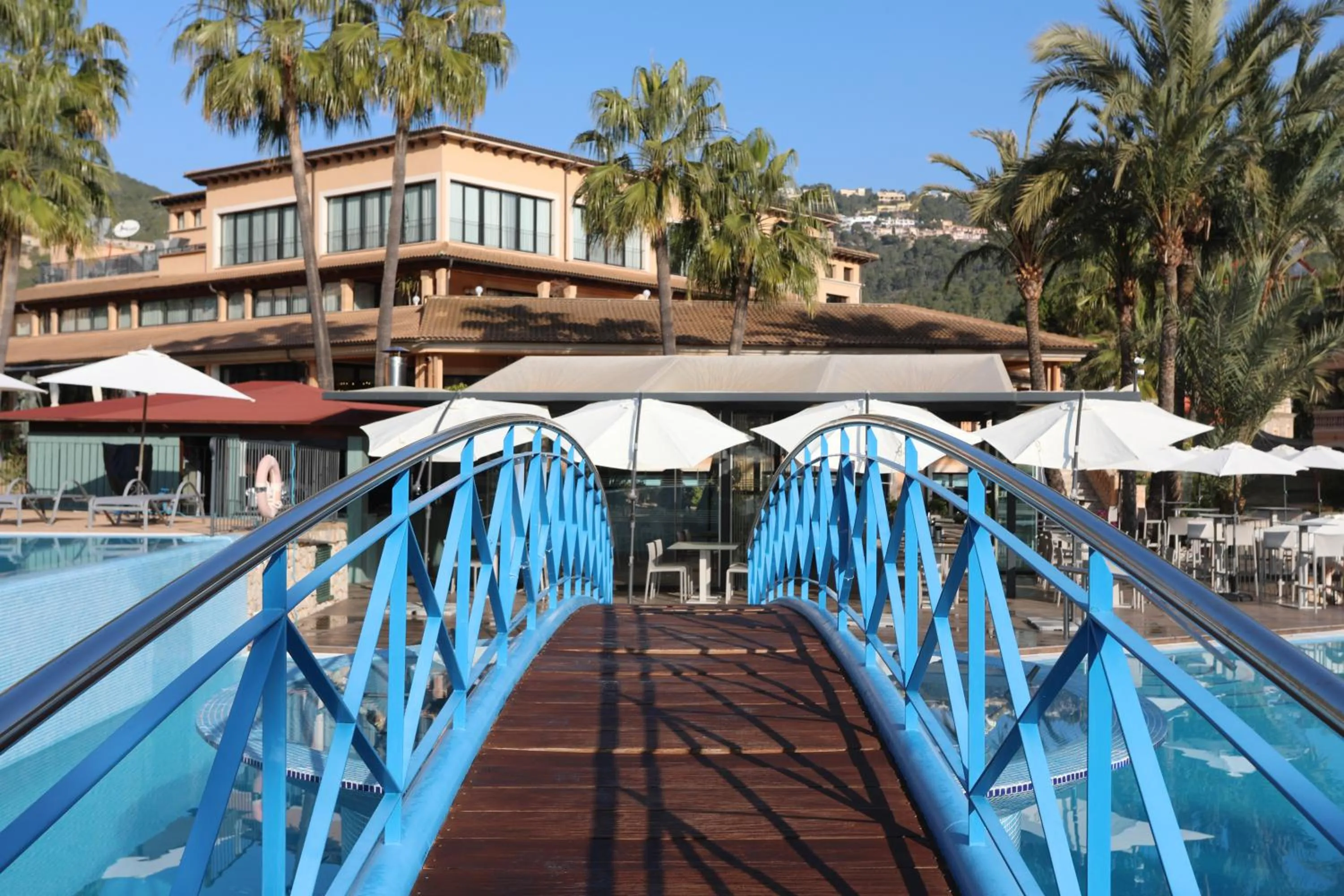 Swimming pool in Mon Port Hotel & Spa