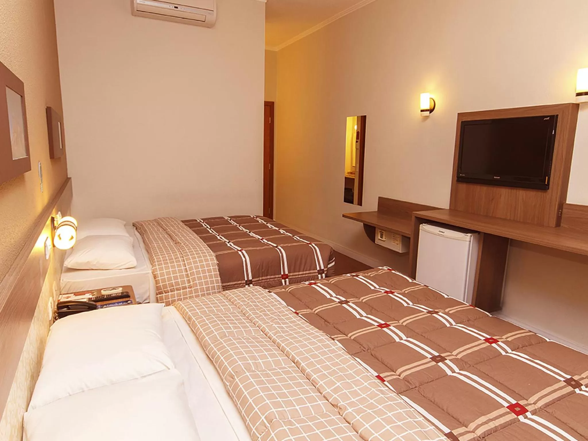 Photo of the whole room, Bed in Hotel 10 Goiânia