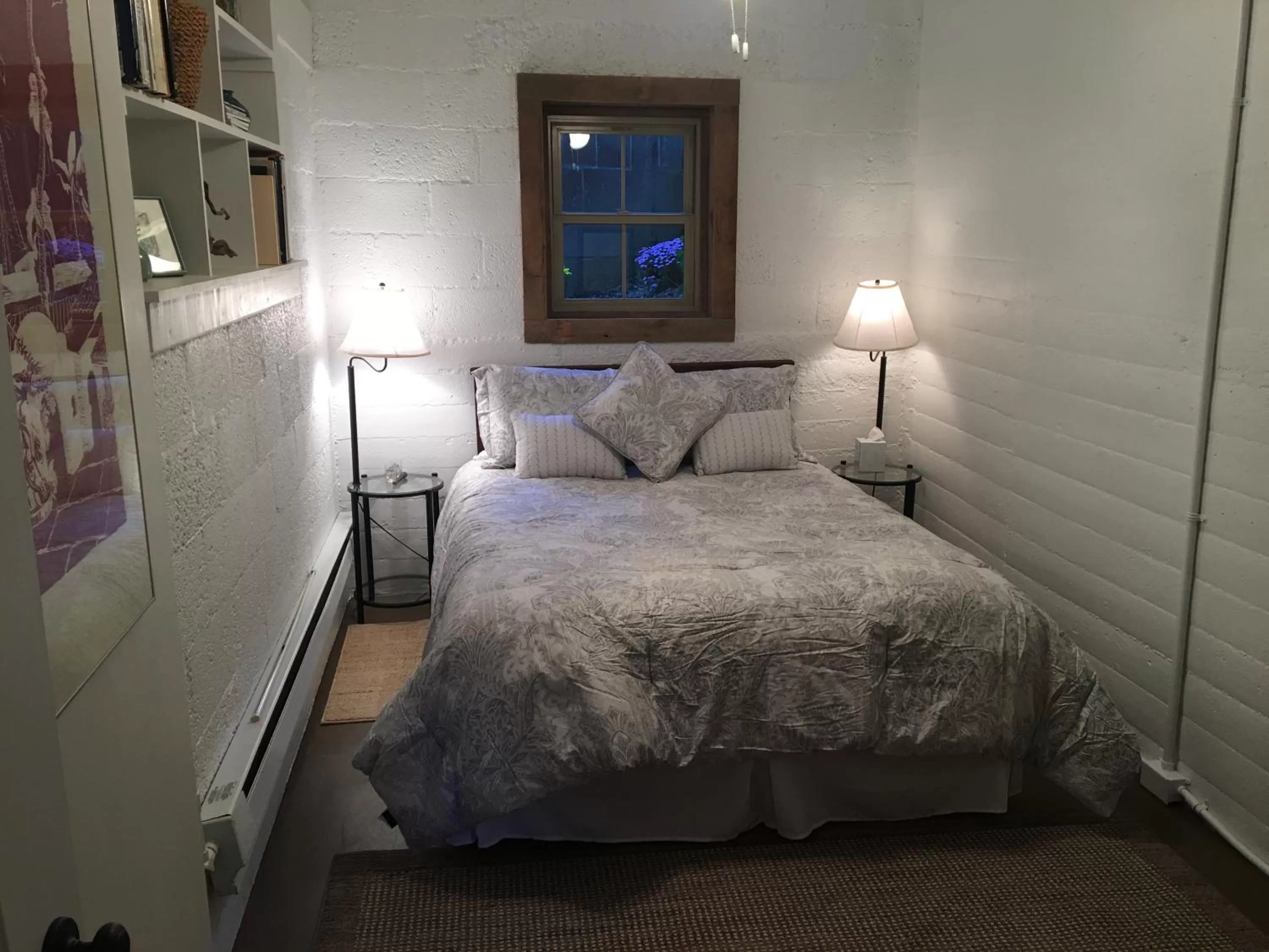 Bed in River House Inn