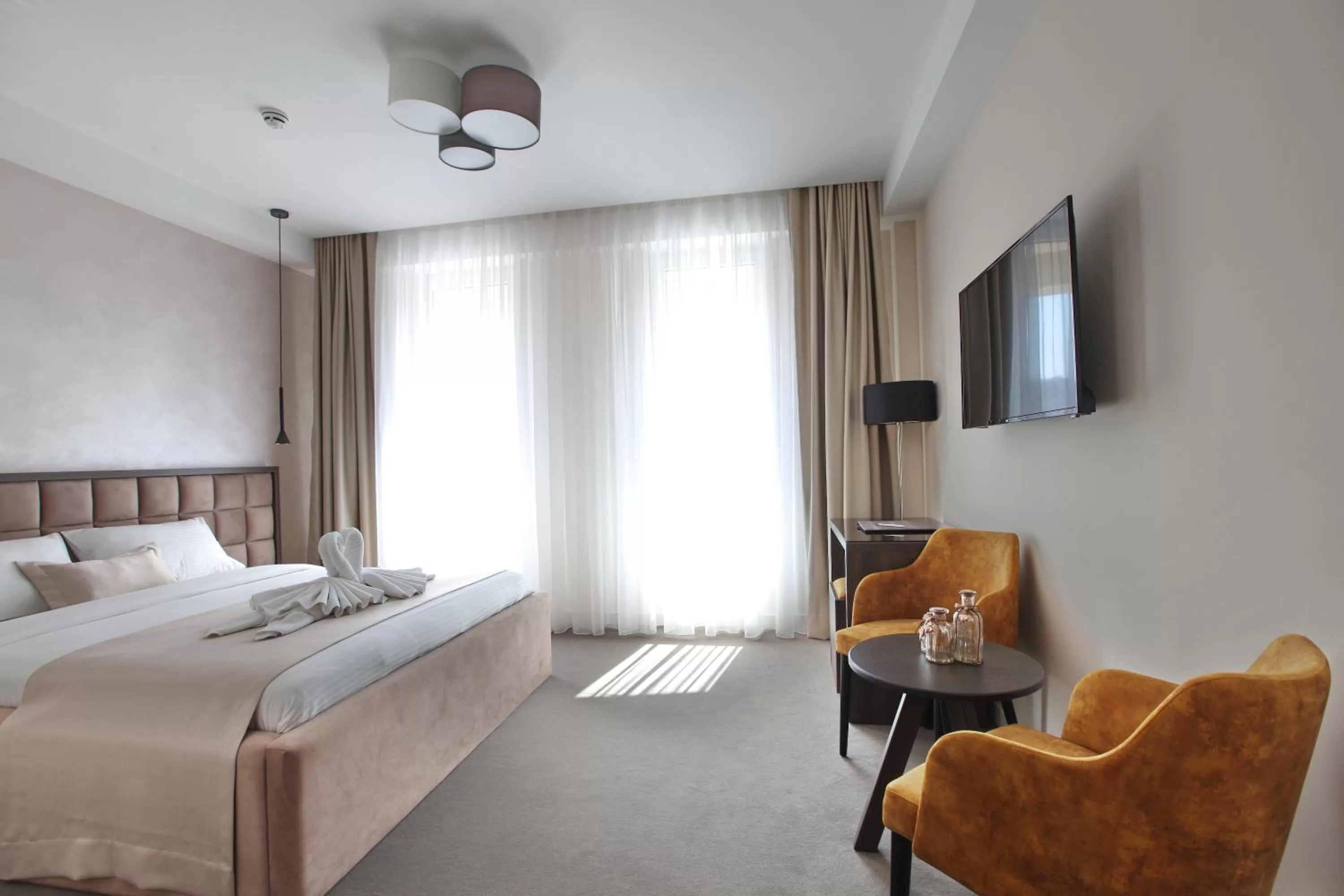 Photo of the whole room, TV/Entertainment Center in Royal Residence