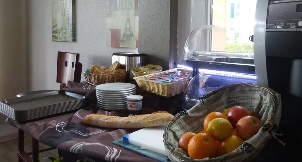 Food and drinks, Breakfast in Logis Drom'sud Hotel