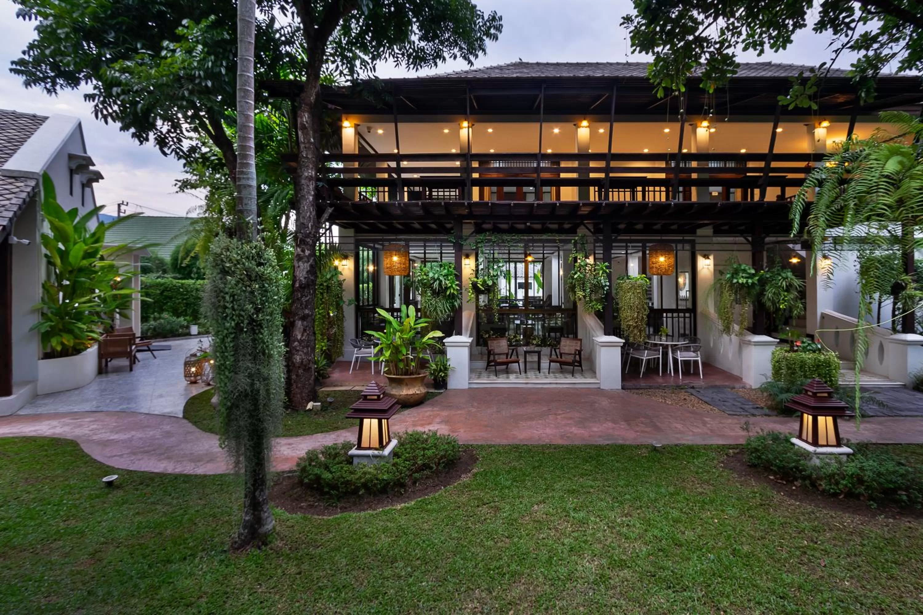 Restaurant/places to eat in Ratchapruek Lanna Boutique