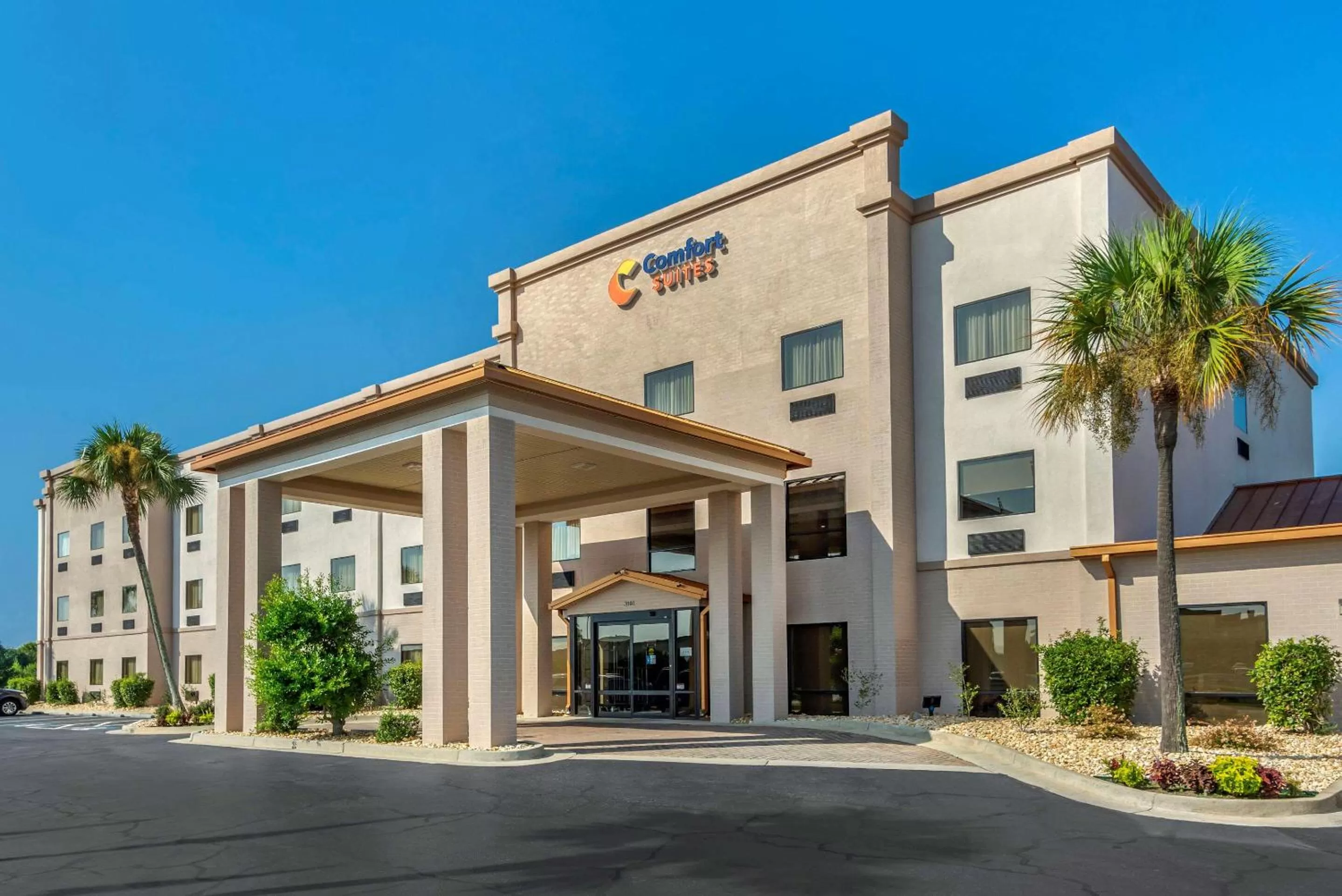 Comfort Suites near Robins Air Force Base