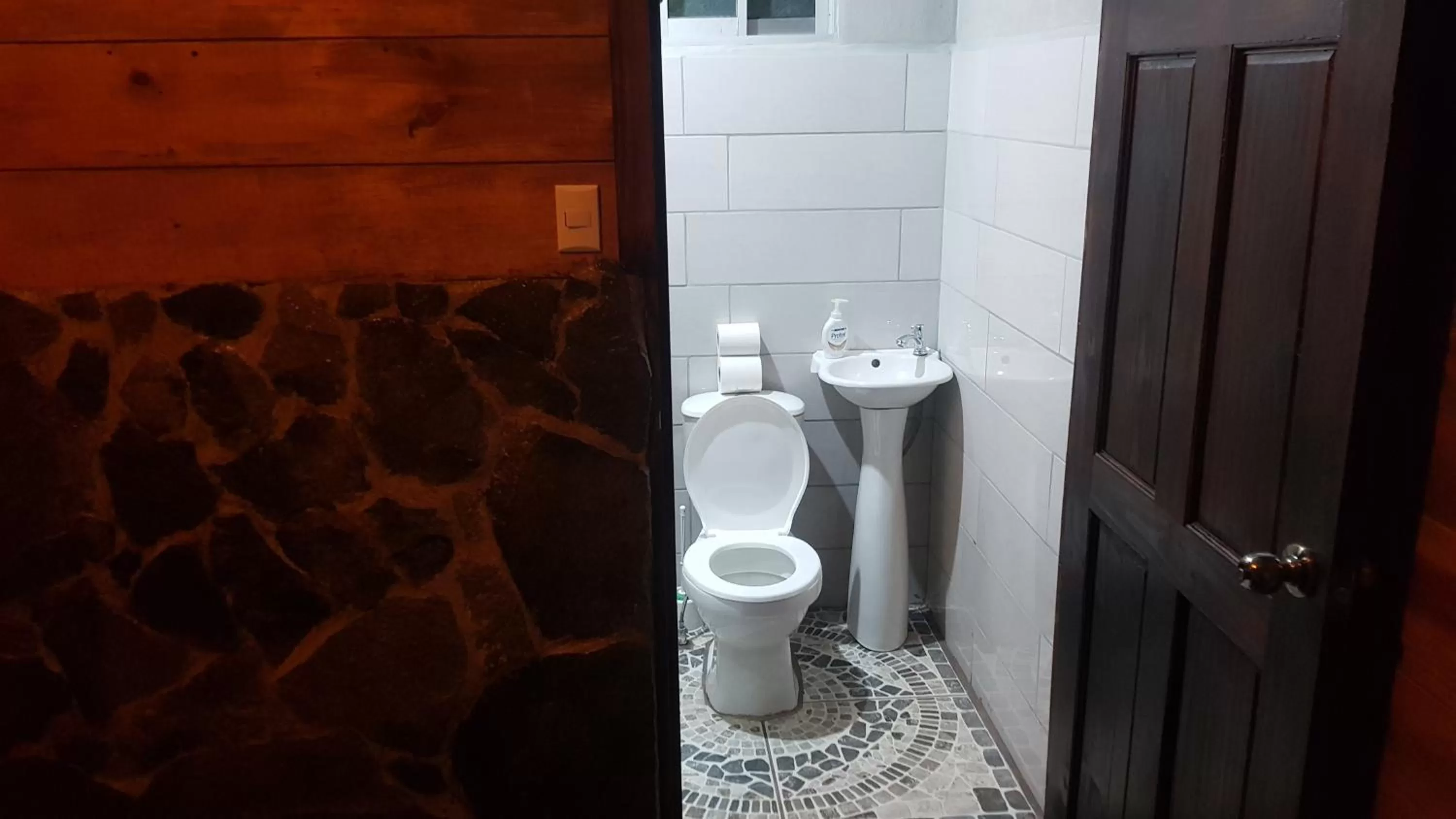 Bathroom in Hotel Rivel - Adventure & Nature Retreat