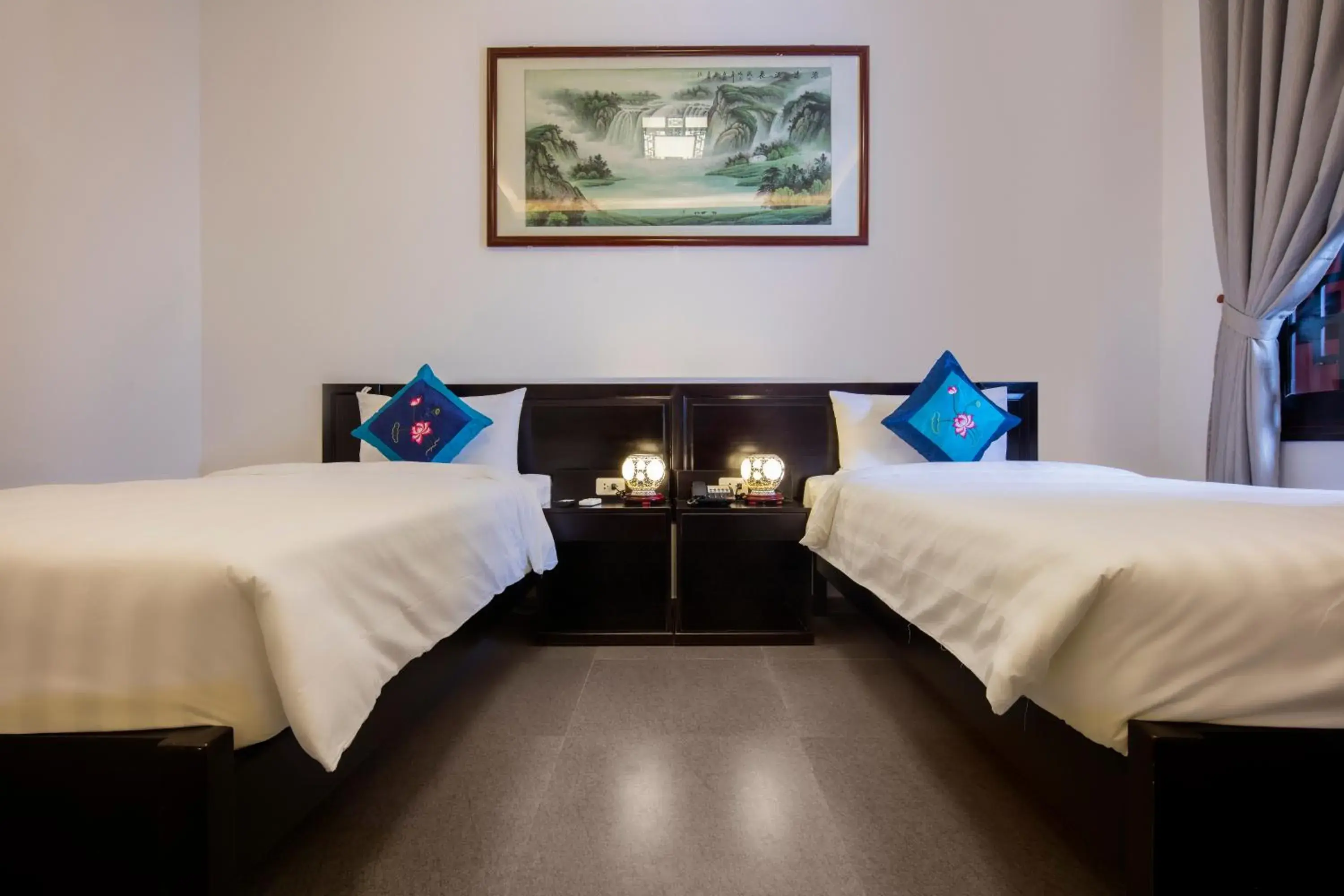 Standard Double or Twin Room with Shared Bathroom in Phu House Standard Double or Twin Room with Shared Bathroom in Phu House