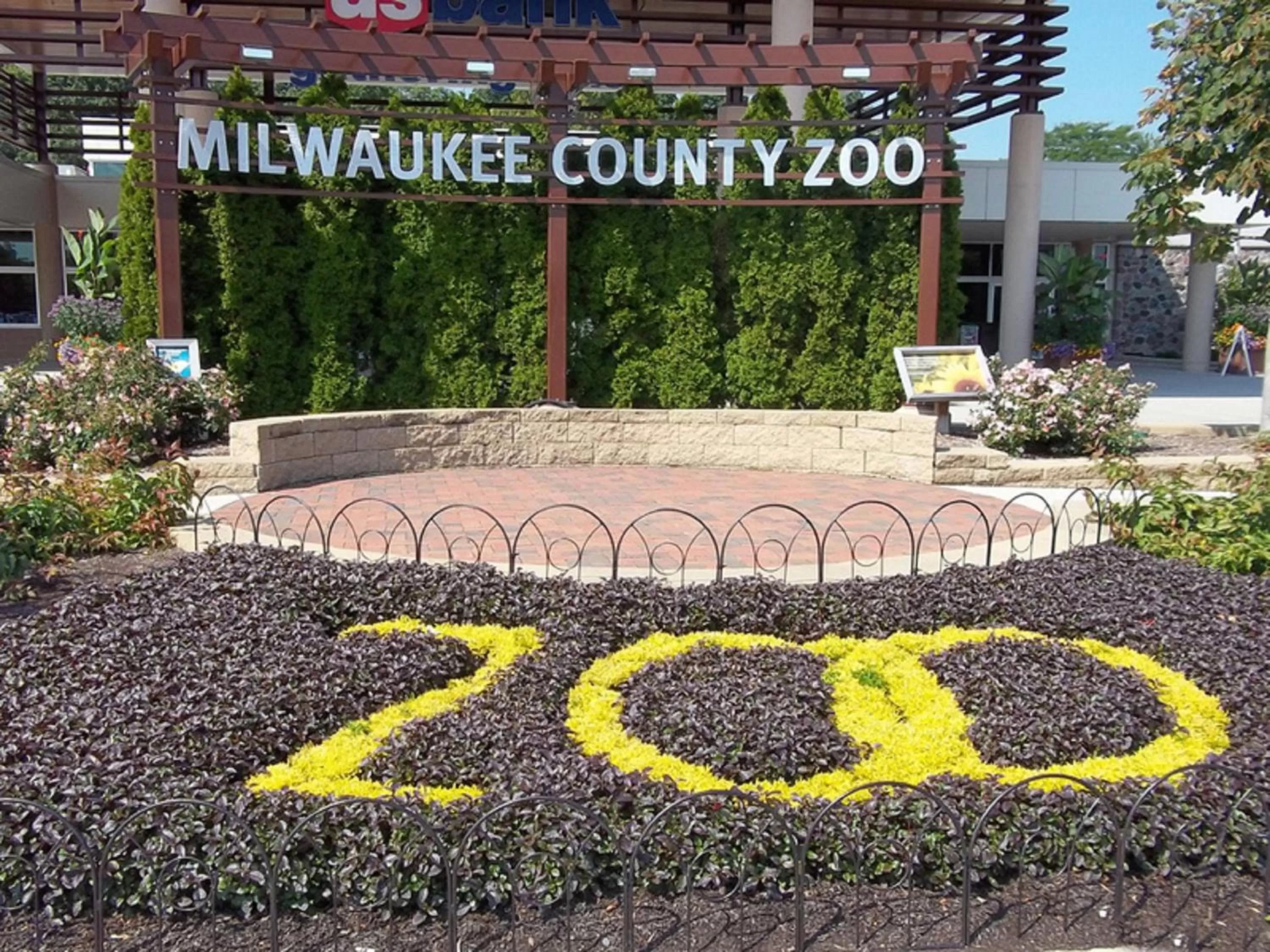 Nearby landmark in Holiday Inn Hotel Pewaukee-Milwaukee West by IHG