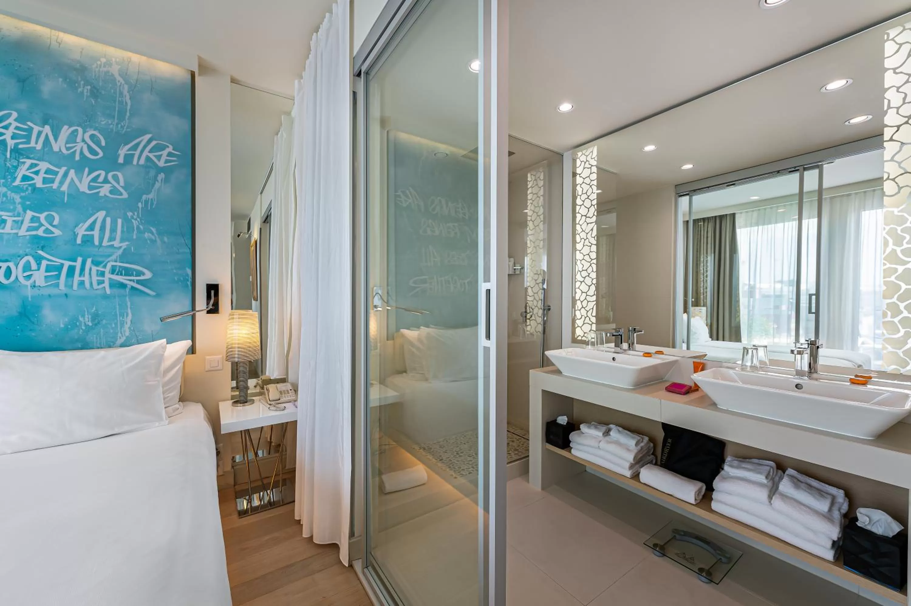 Shower in N’vY Manotel