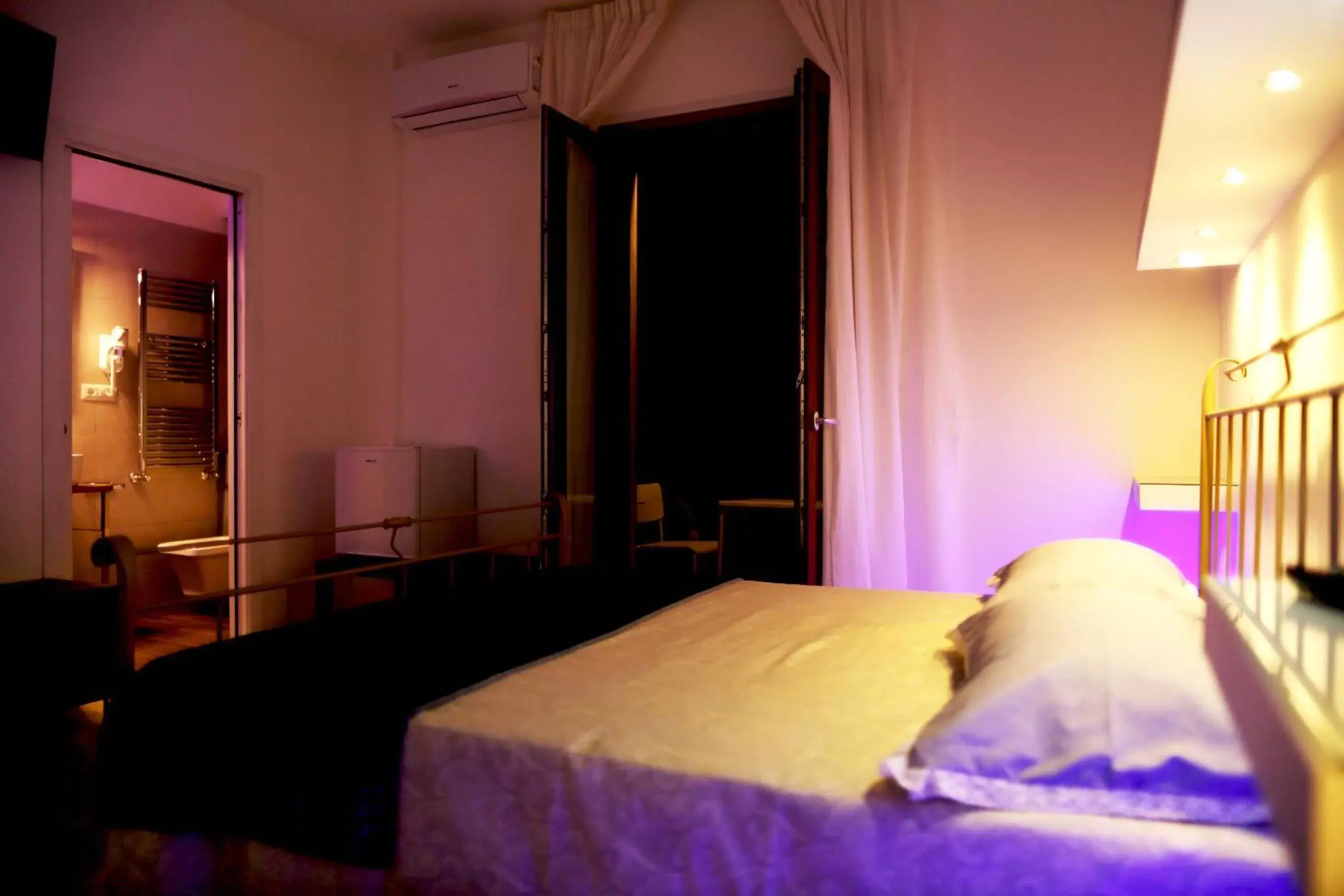 Double Room with Balcony (3 Adults) - single occupancy in B&B Bailardo Double Room with Balcony (3 Adults) - single occupancy in B&B Bailardo