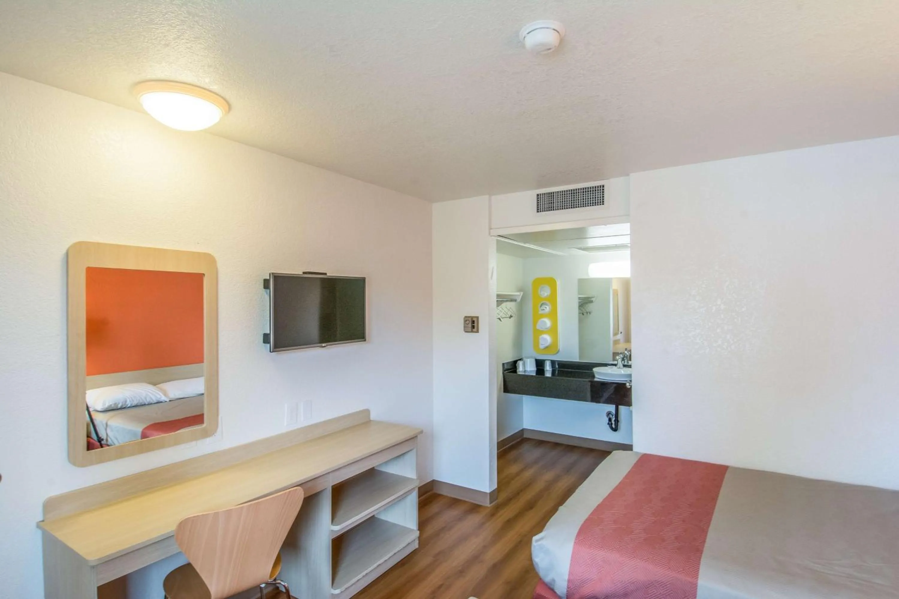 Photo of the whole room in Motel 6-Redding, CA - North
