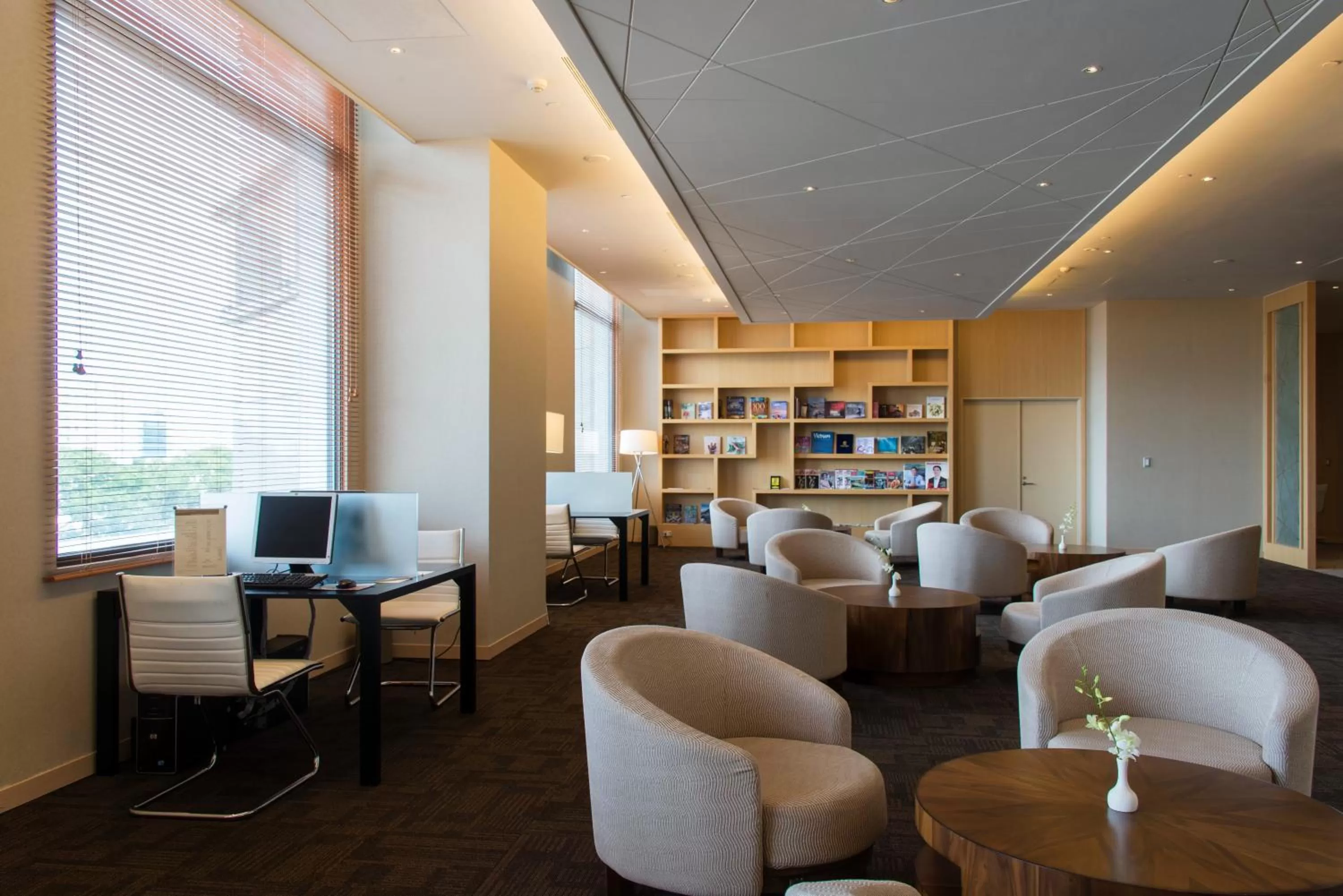 Lounge or bar in Hotel Nikko Saigon