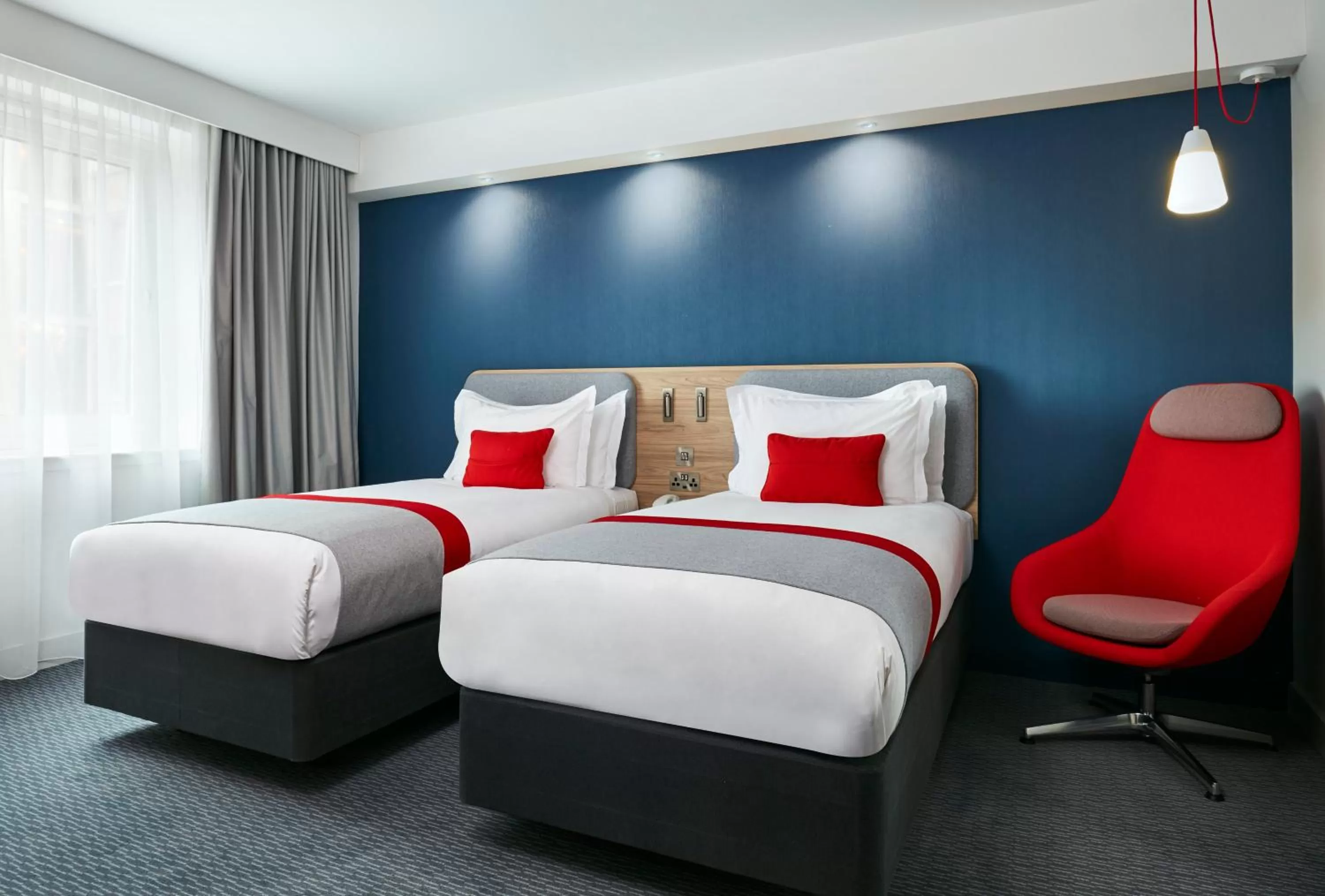 Photo of the whole room, Bed in Holiday Inn Express Dublin City Centre by IHG