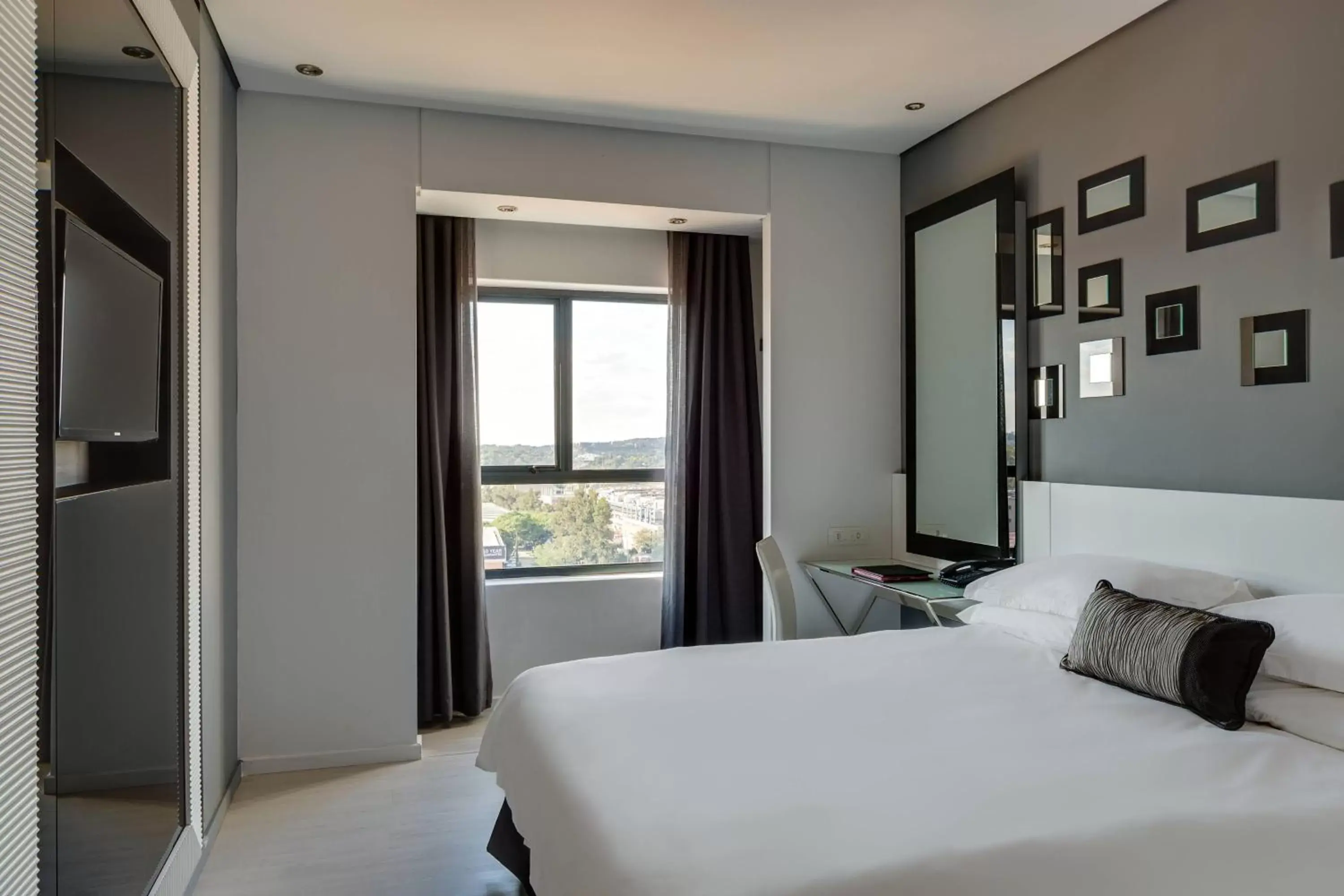 King Room in Protea Hotel Fire & Ice! by Marriott Pretoria Menlyn King Room in Protea Hotel Fire & Ice! by Marriott Pretoria Menlyn