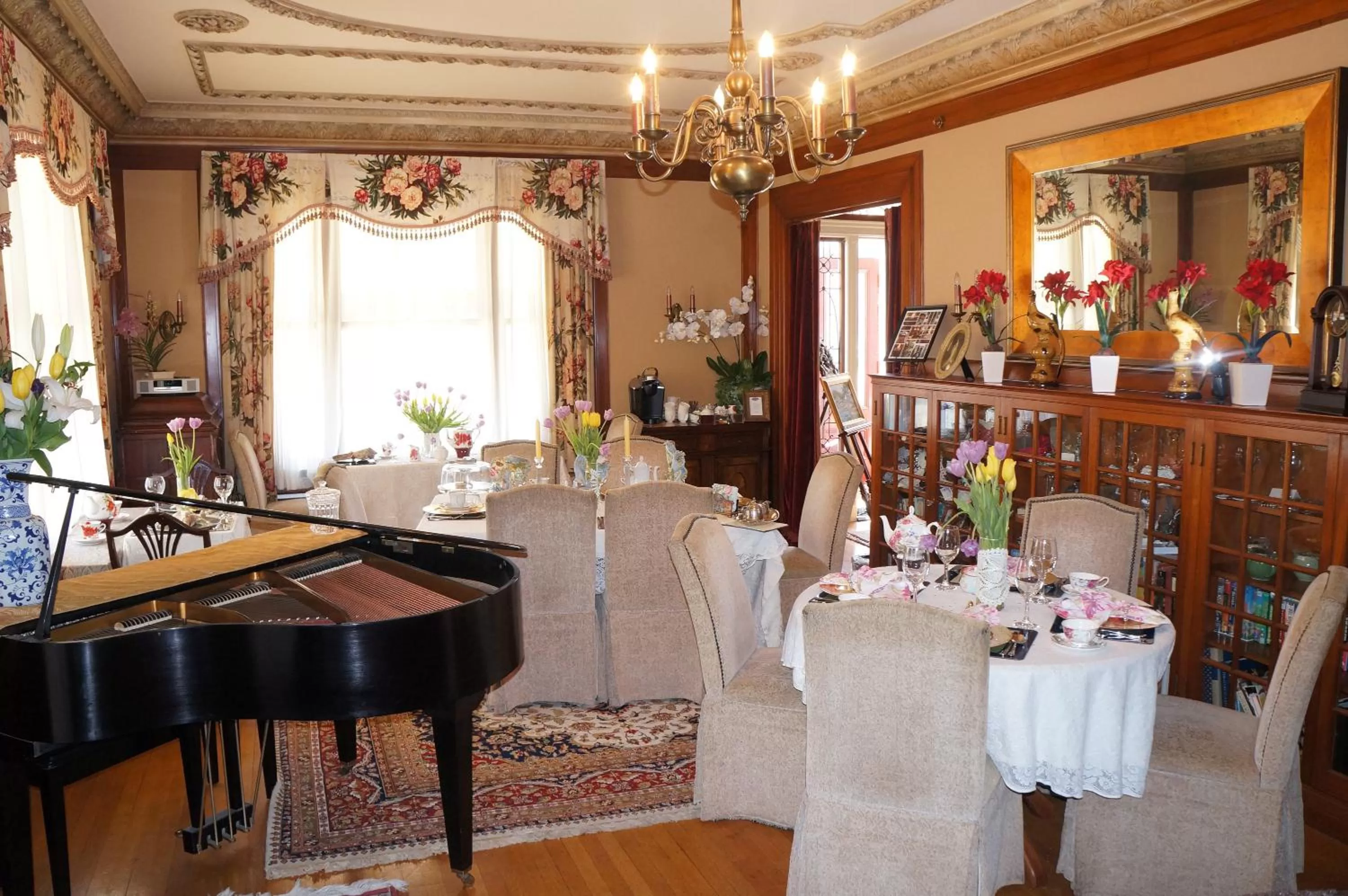 Restaurant/places to eat in Silver Fountain Inn