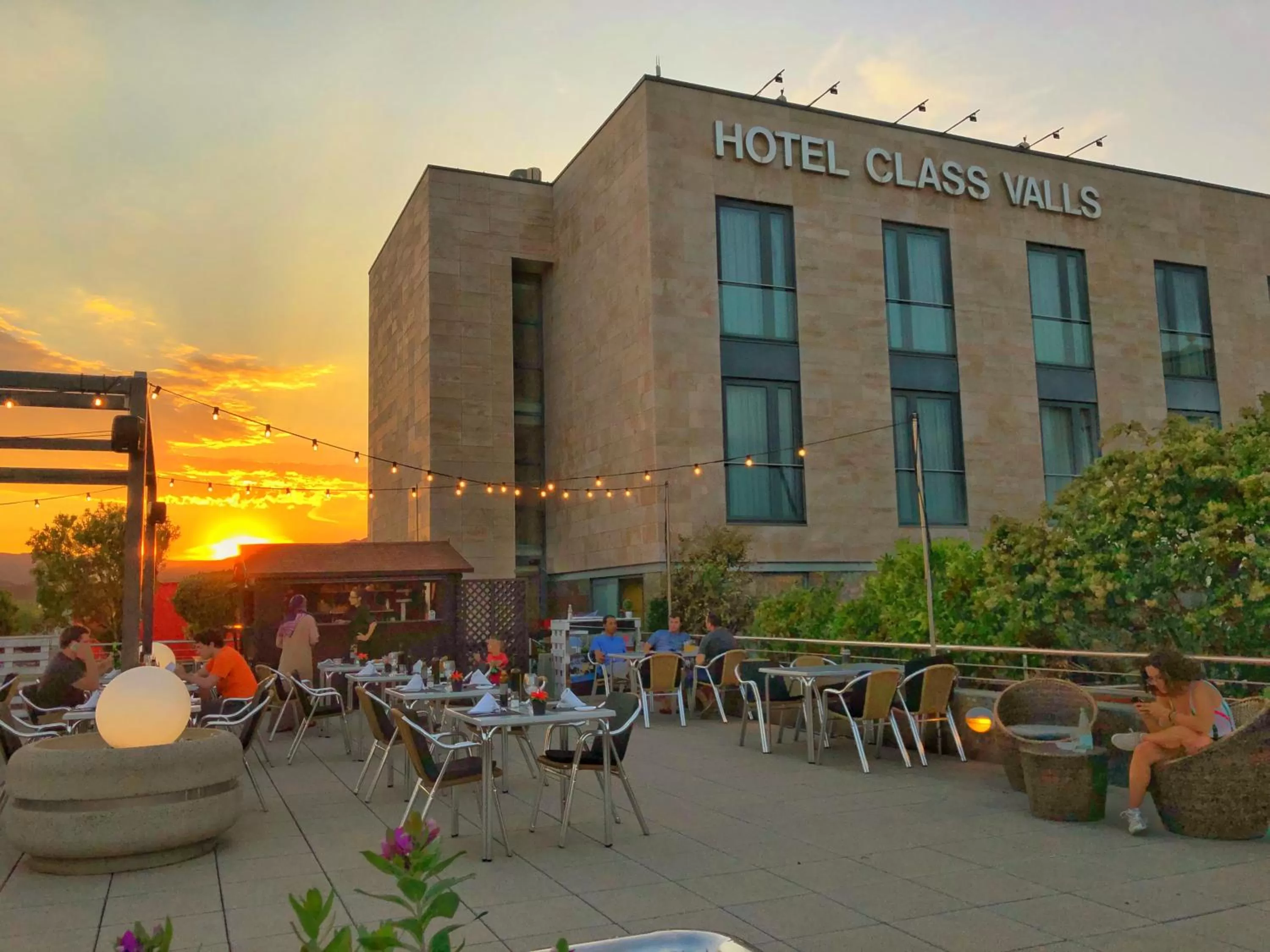 BBQ facilities, Property Building in Hotel Class Valls