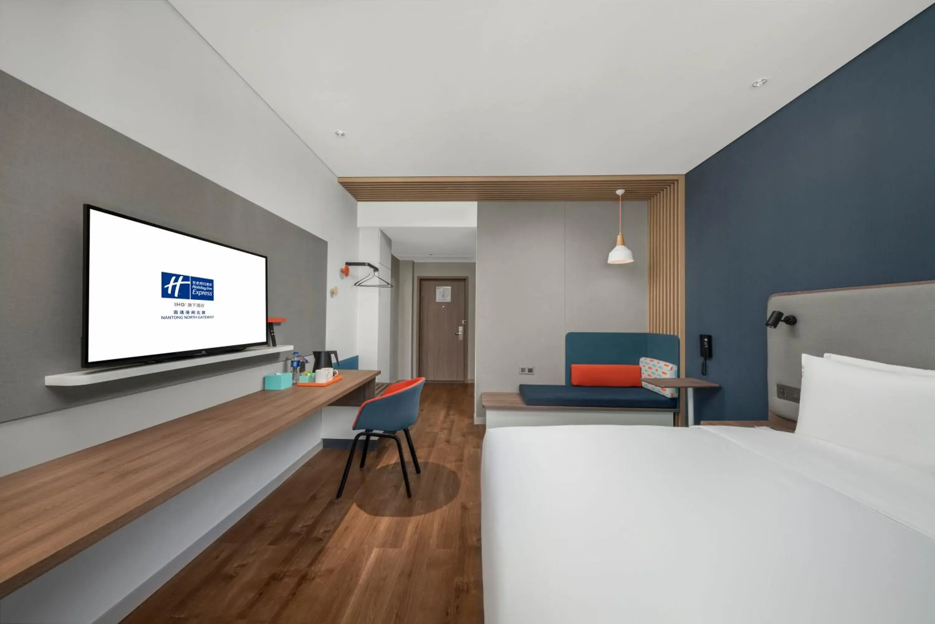 Standard King Room with Extra Floor Space in Holiday Inn Express Nantong North Gateway, an IHG Hotel Standard King Room with Extra Floor Space in Holiday Inn Express Nantong North Gateway, an IHG Hotel