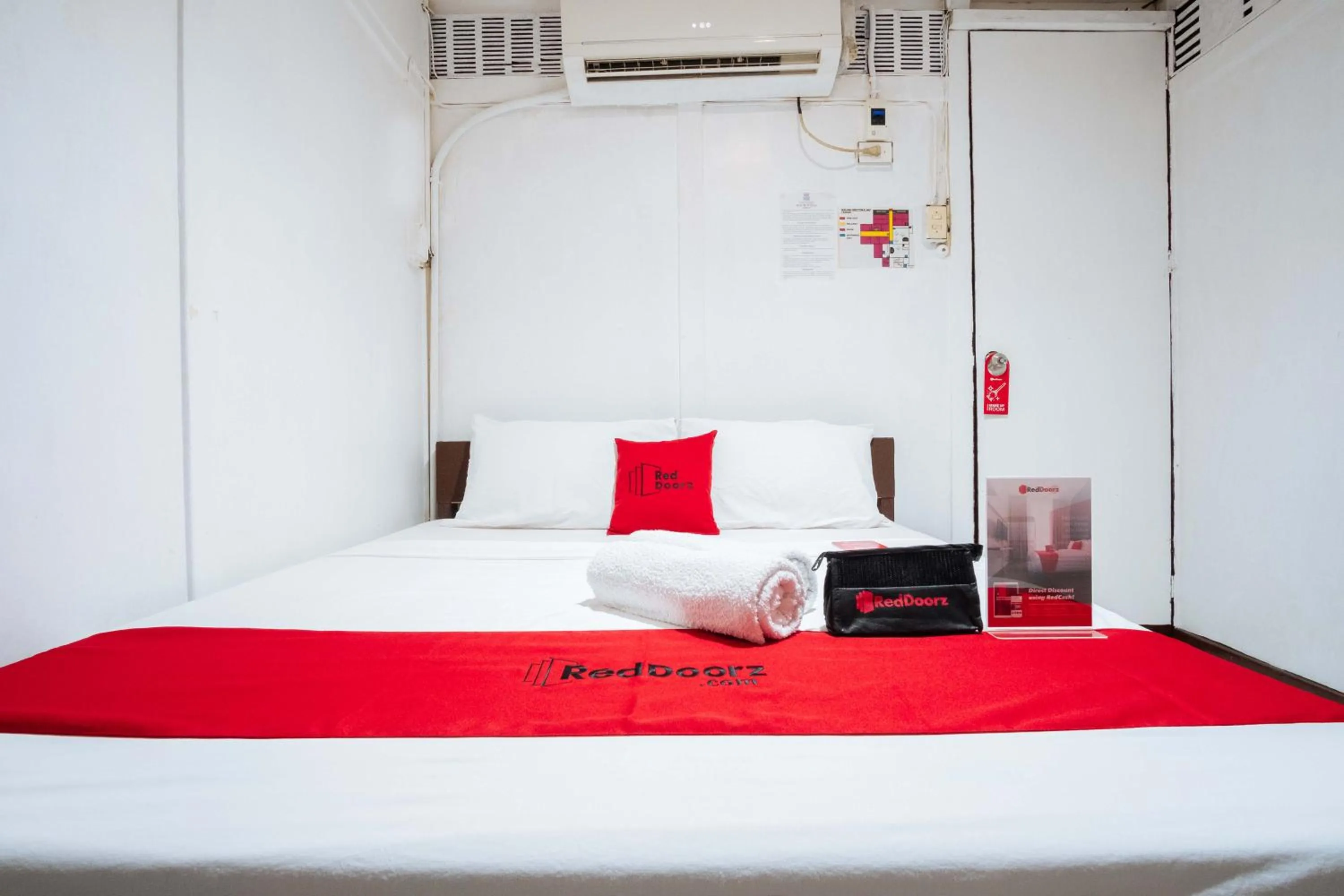 Bedroom in RedDoorz @Downtown Bacolod