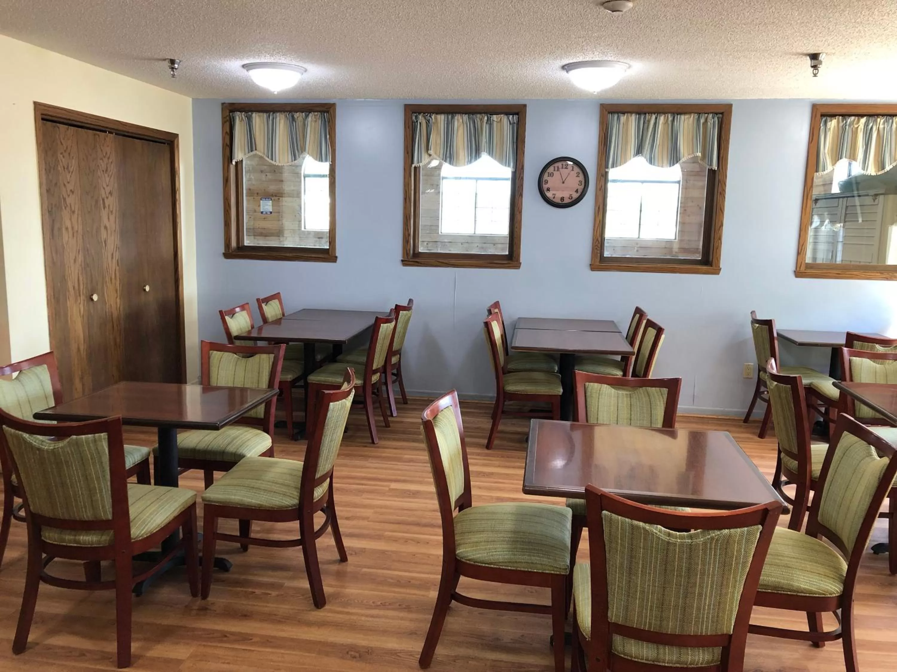 Days Inn by Wyndham Iron Mountain