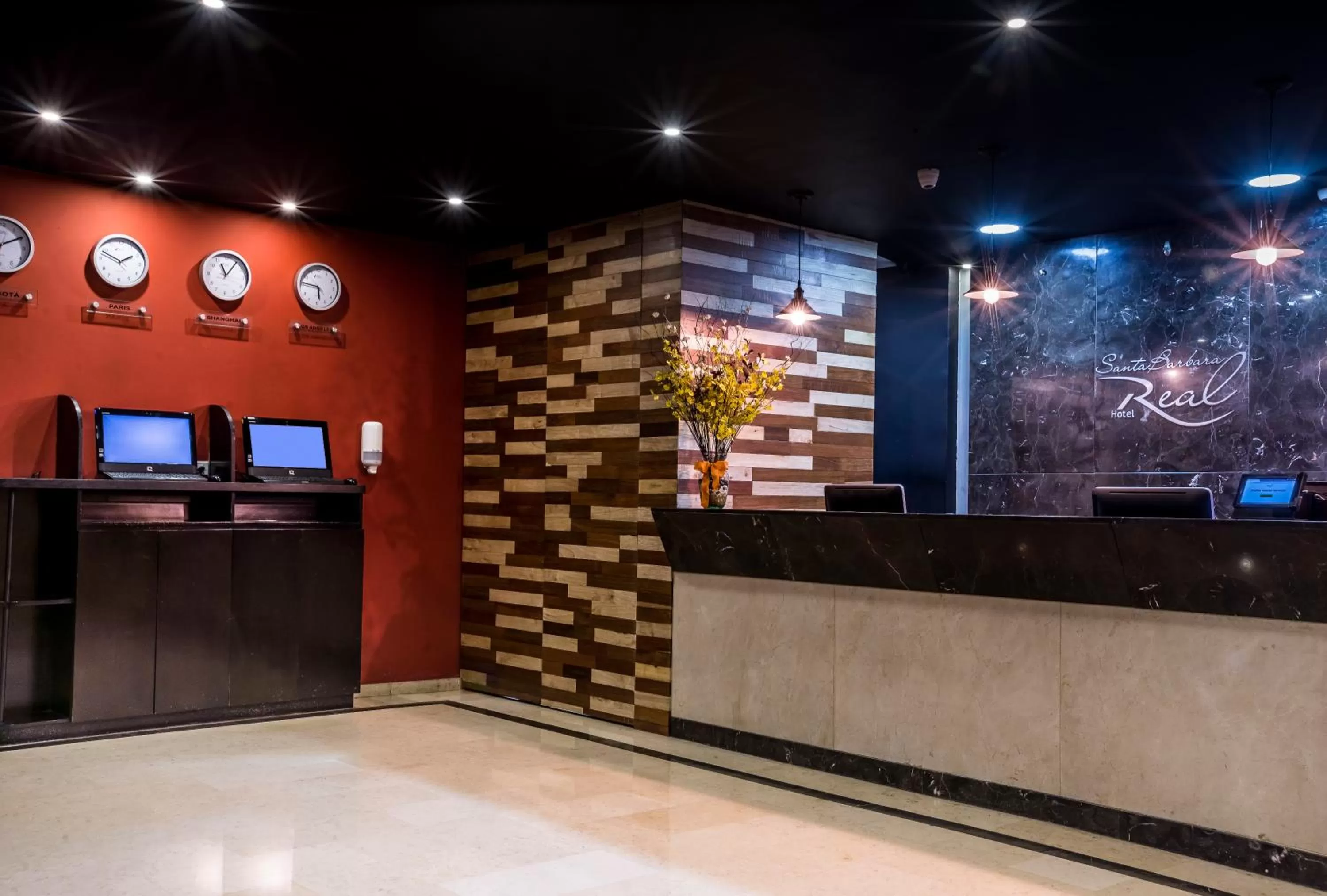 Lobby or reception in Hotel Santa Barbara Real