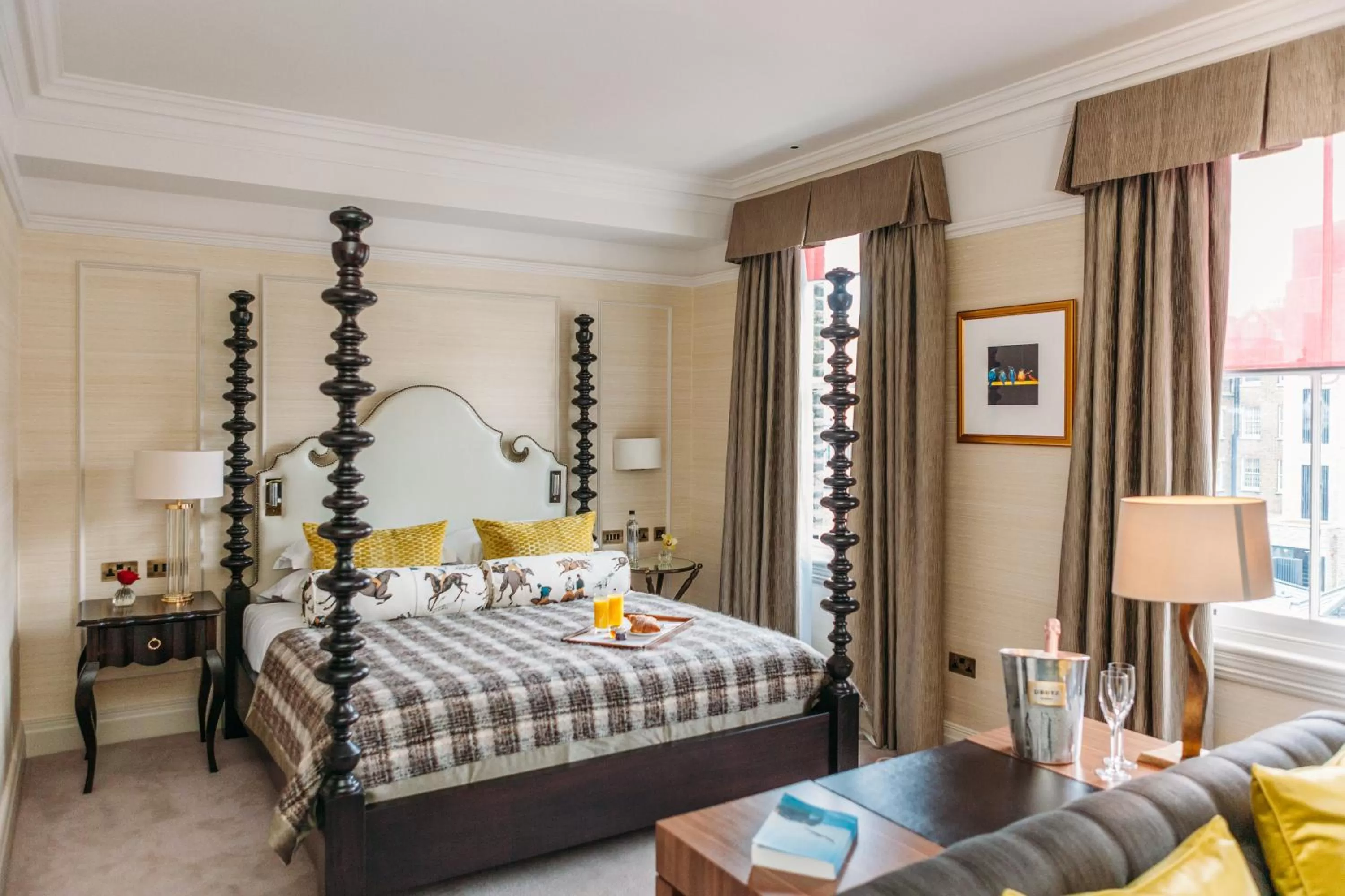 Signature Suite at 11 Cadogan Gardens in 11 Cadogan Gardens and The Apartments by Iconic Luxury Hotels