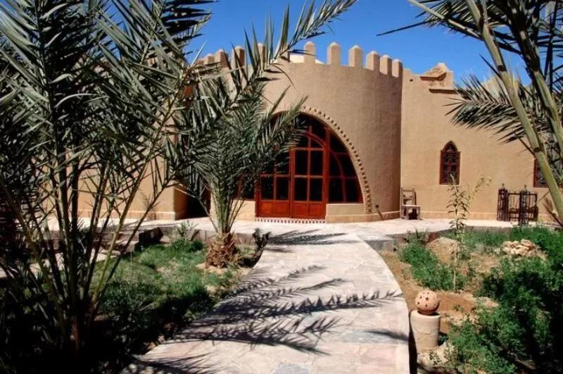 Facade/entrance, Property Building in La Rose Du Desert