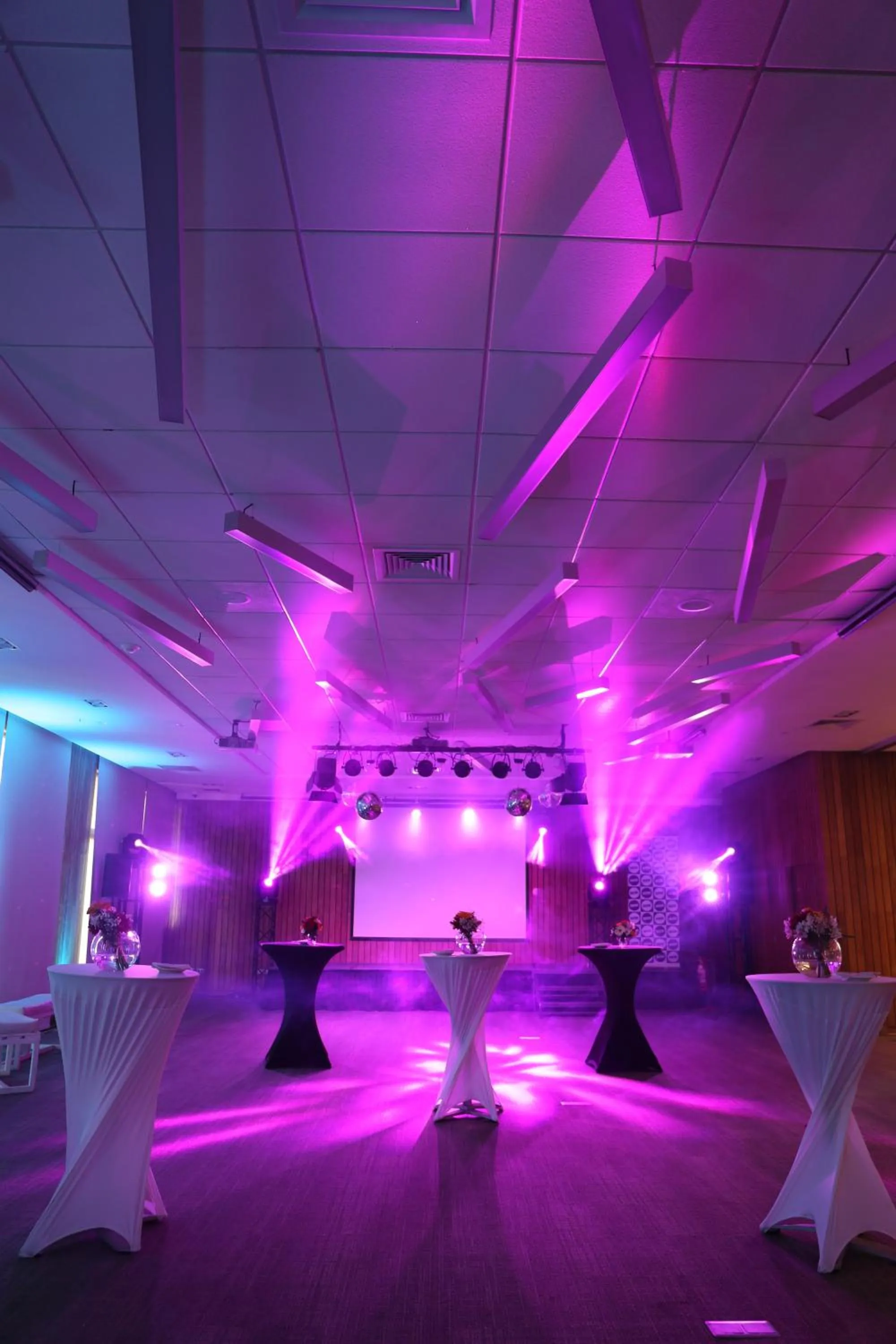 Lounge or bar in Hotel Cabaña Del Lago Puerto Varas