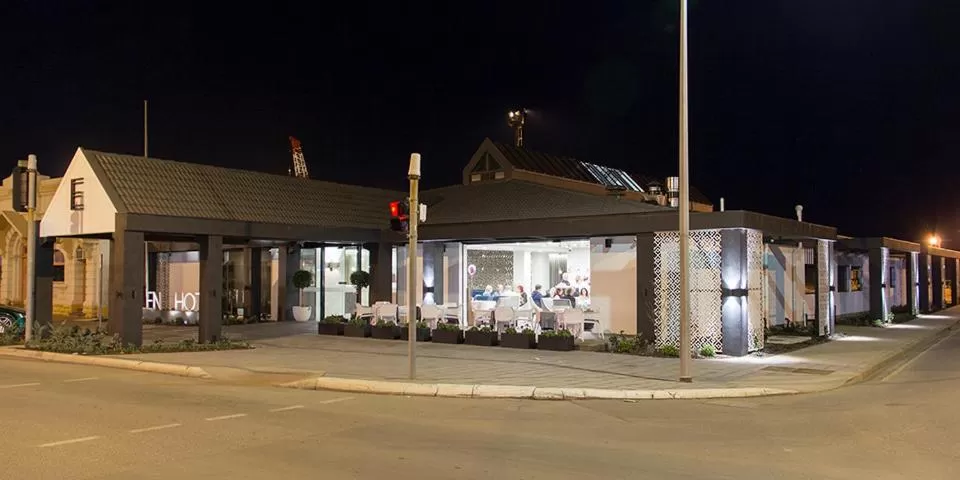 Facade/entrance in Ellen Hotel