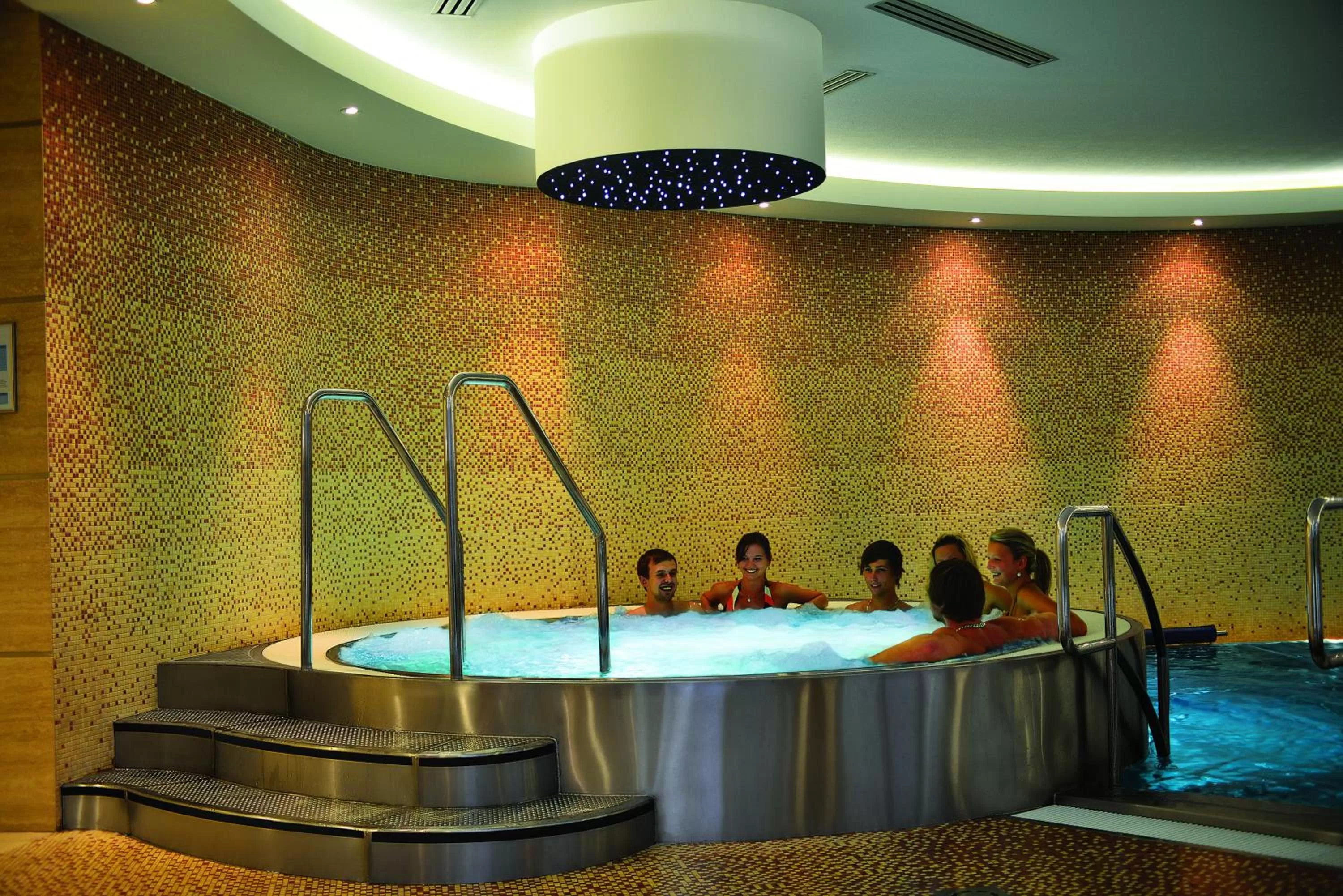 Hot Tub in Antonie Hotel****superior