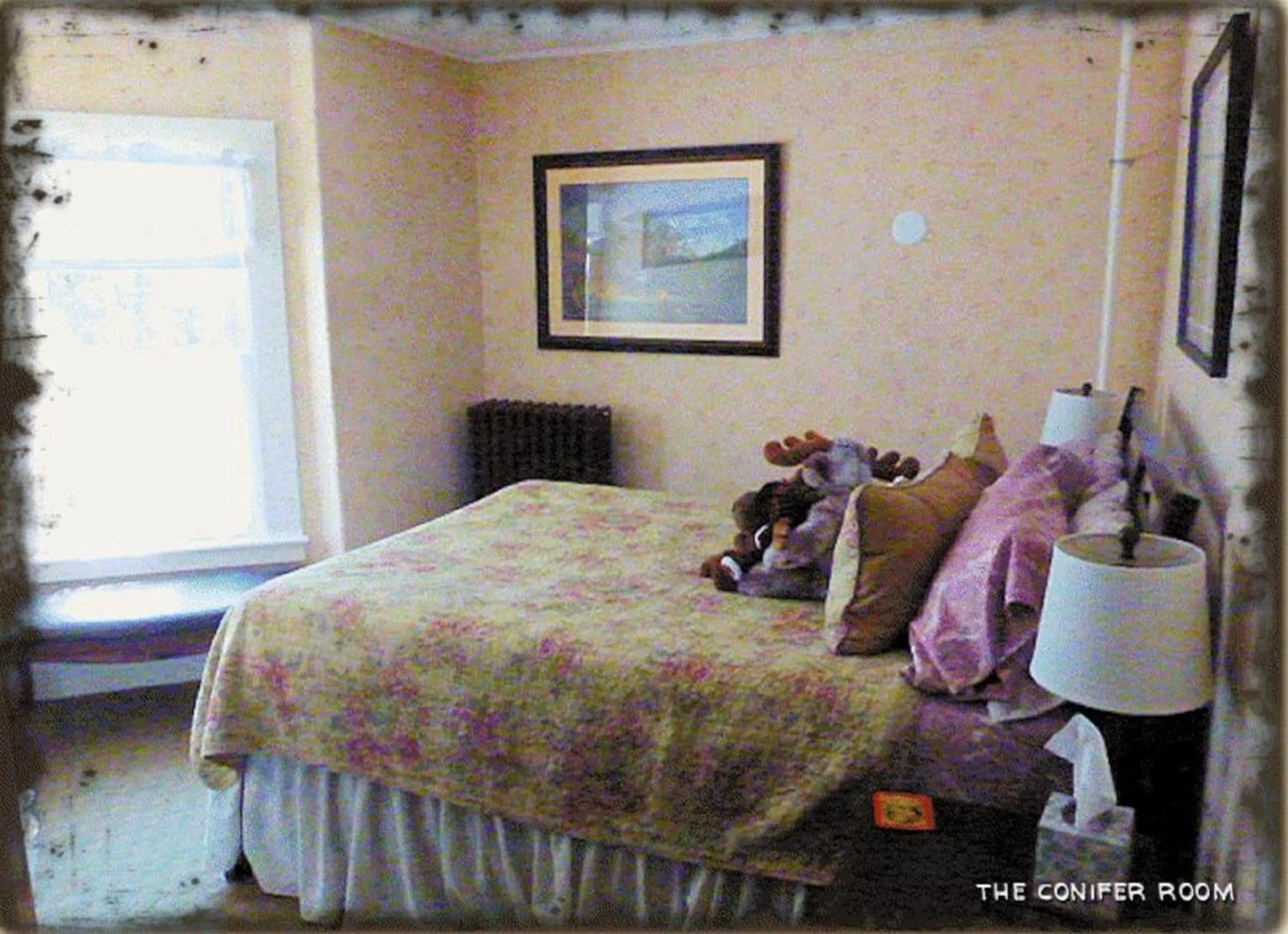 Bedroom in Spruce Moose Lodge