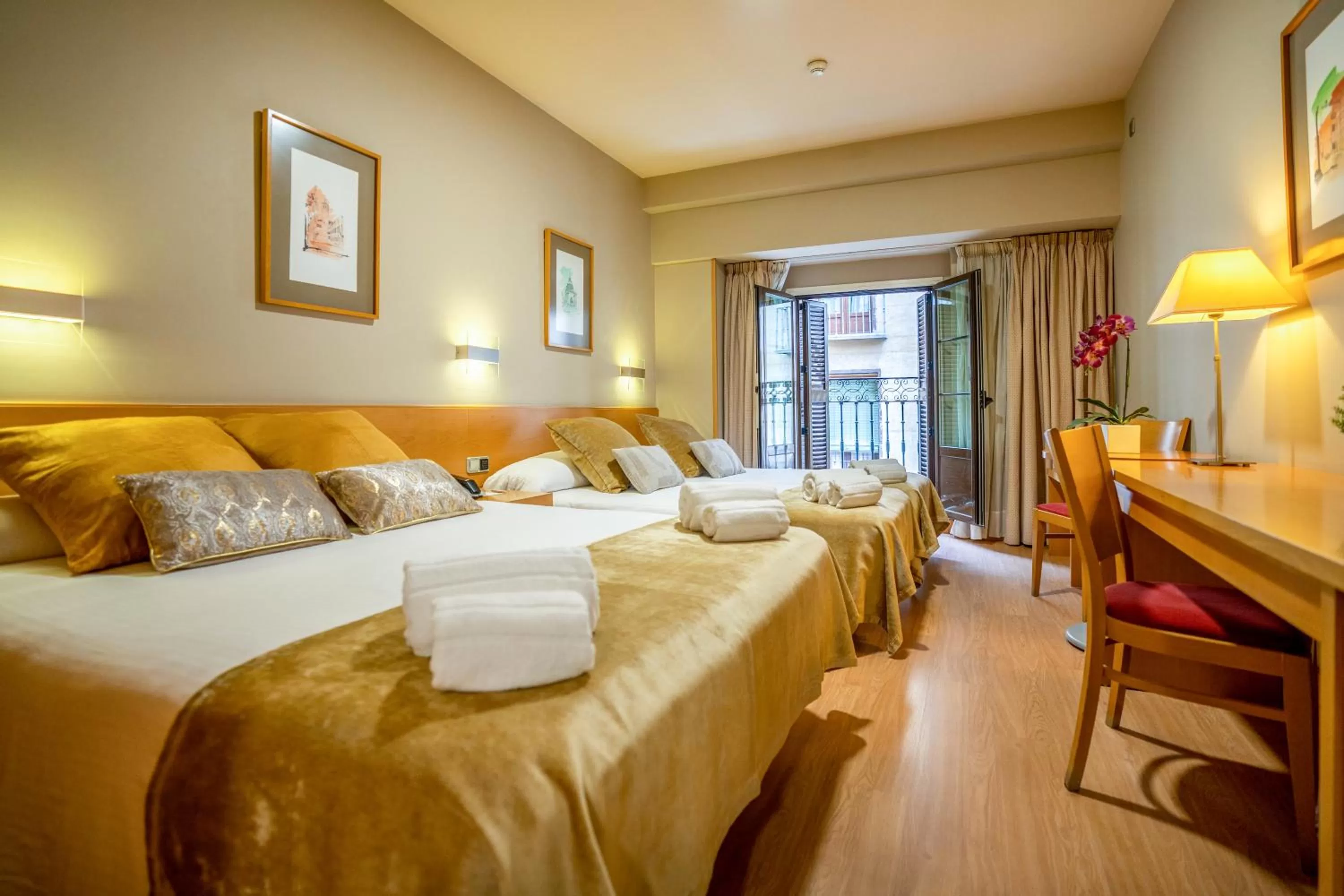 Bedroom, Bed in Victoria 4 Puerta del Sol