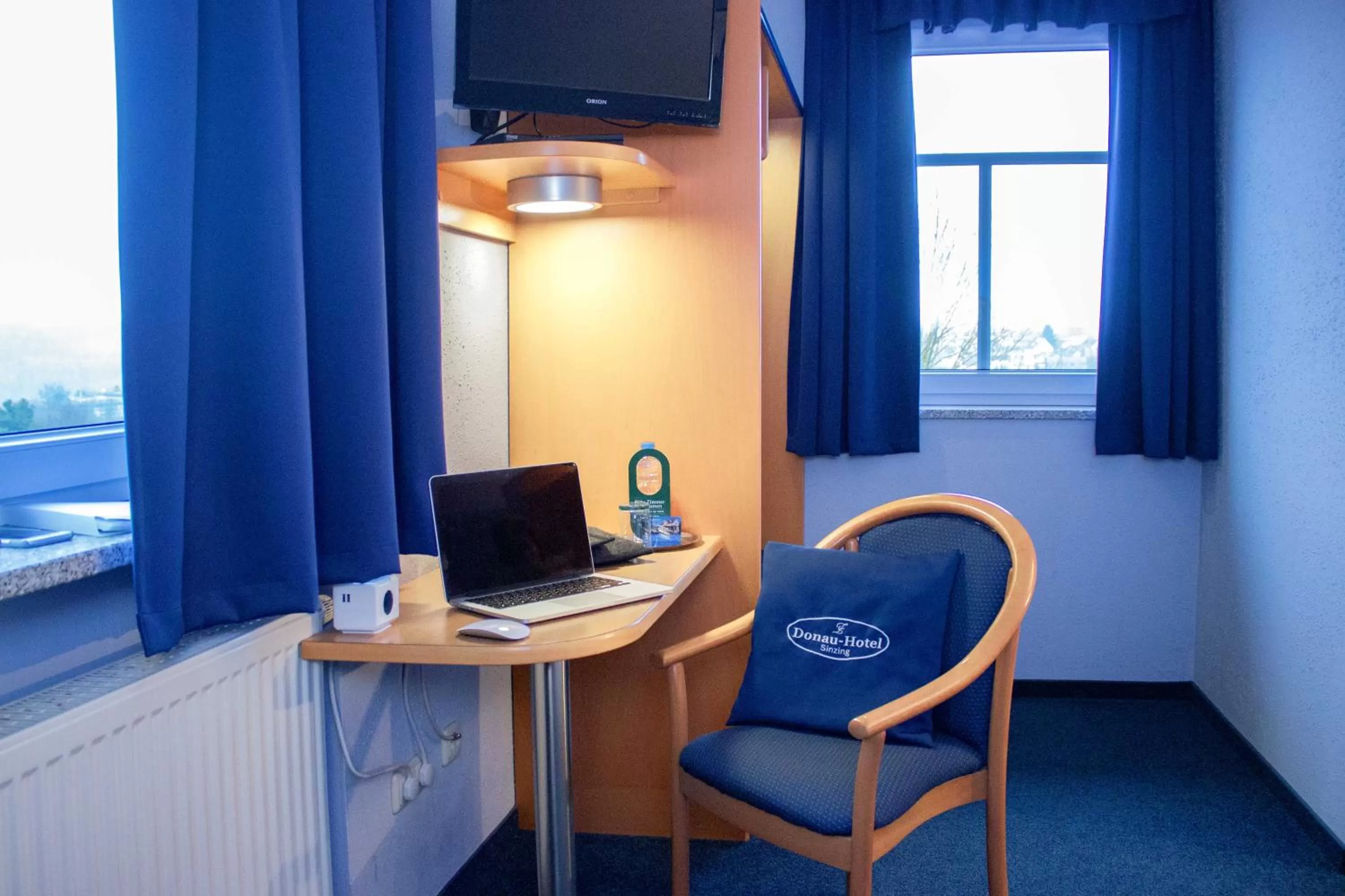 TV and multimedia, TV/Entertainment Center in Donau-Hotel