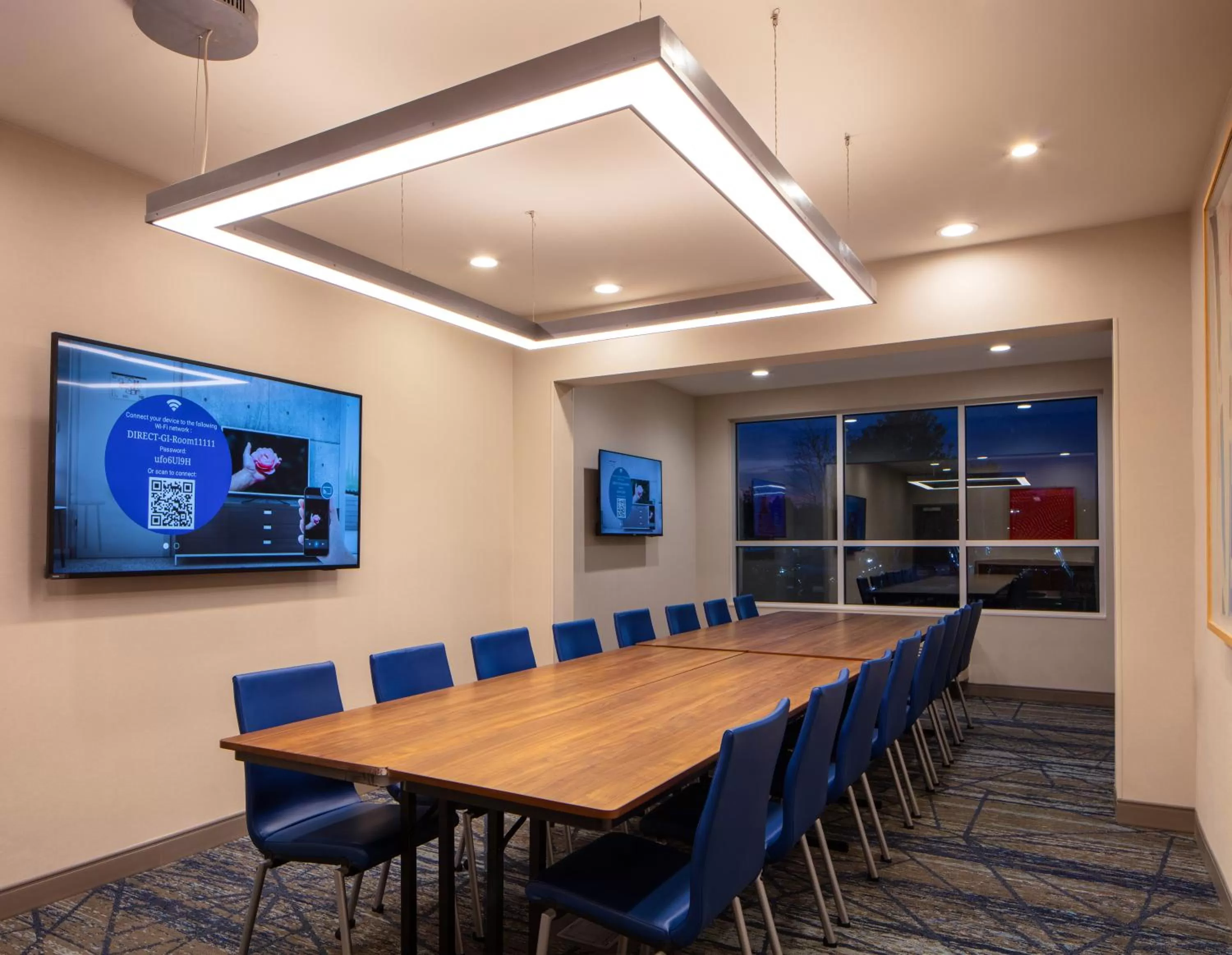 Meeting/conference room in Holiday Inn Express Bothell by IHG